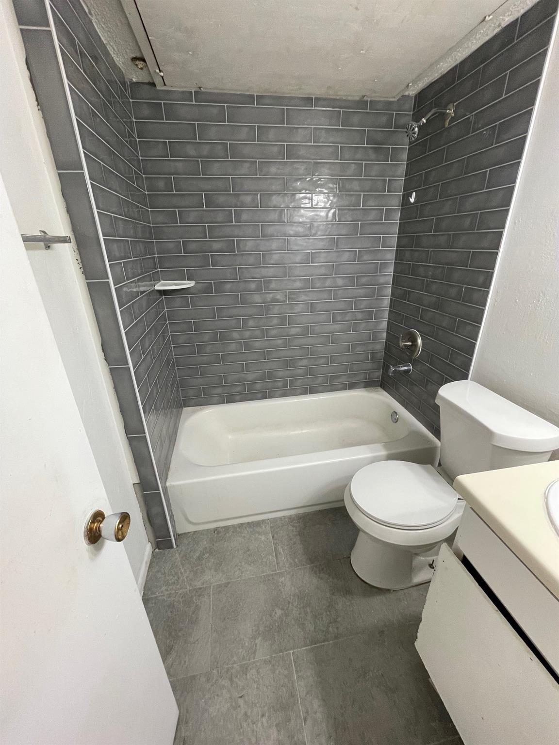1607 Onion Creek Village Dr D Property Photo 4
