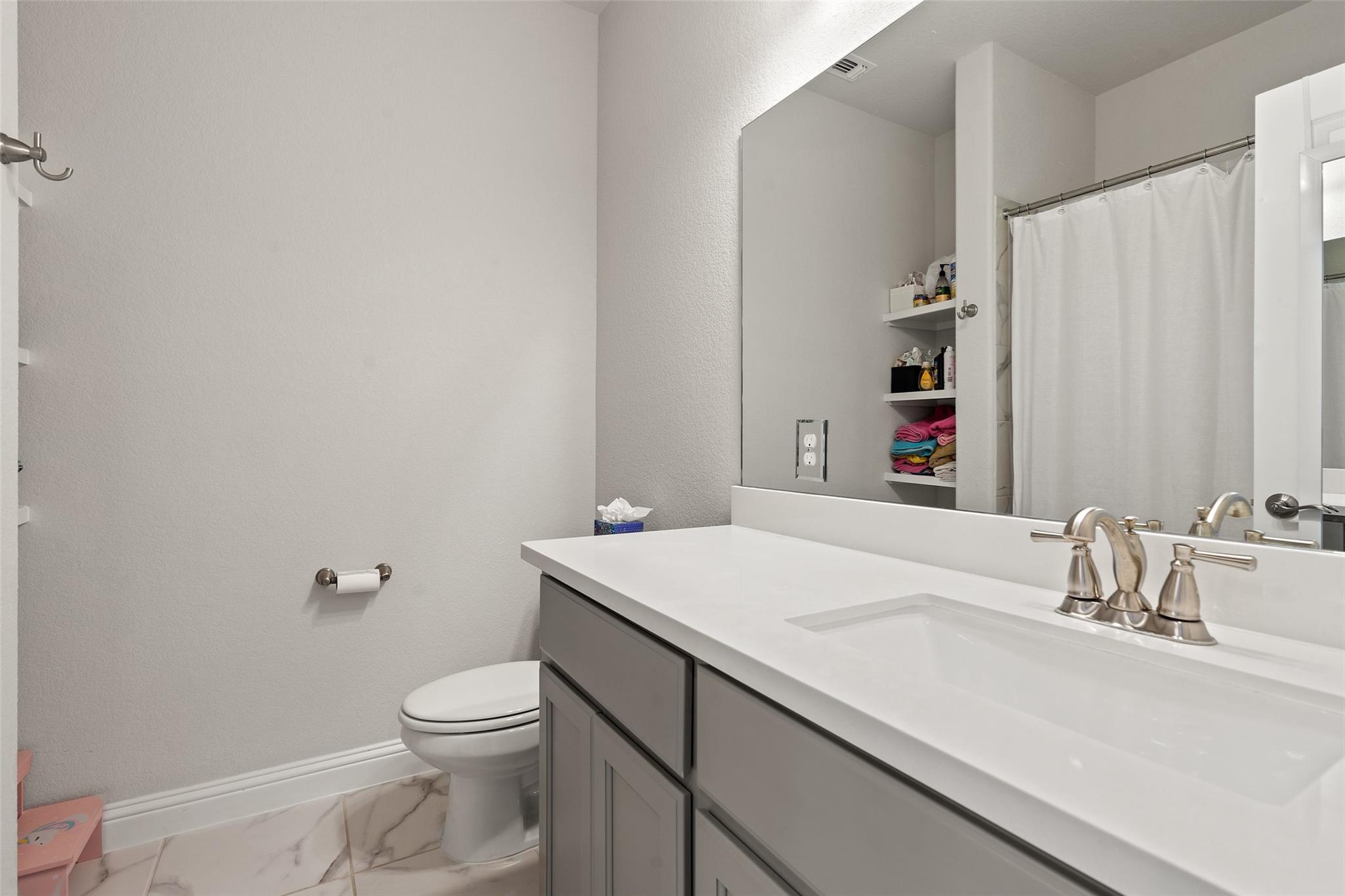407 Sitlington Ln Property Photo 28