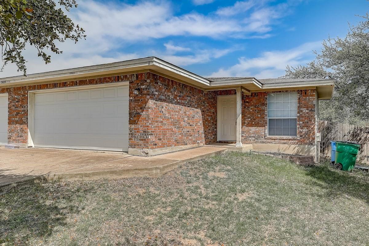 21633 Boggy Ford Rd Property Photo 4