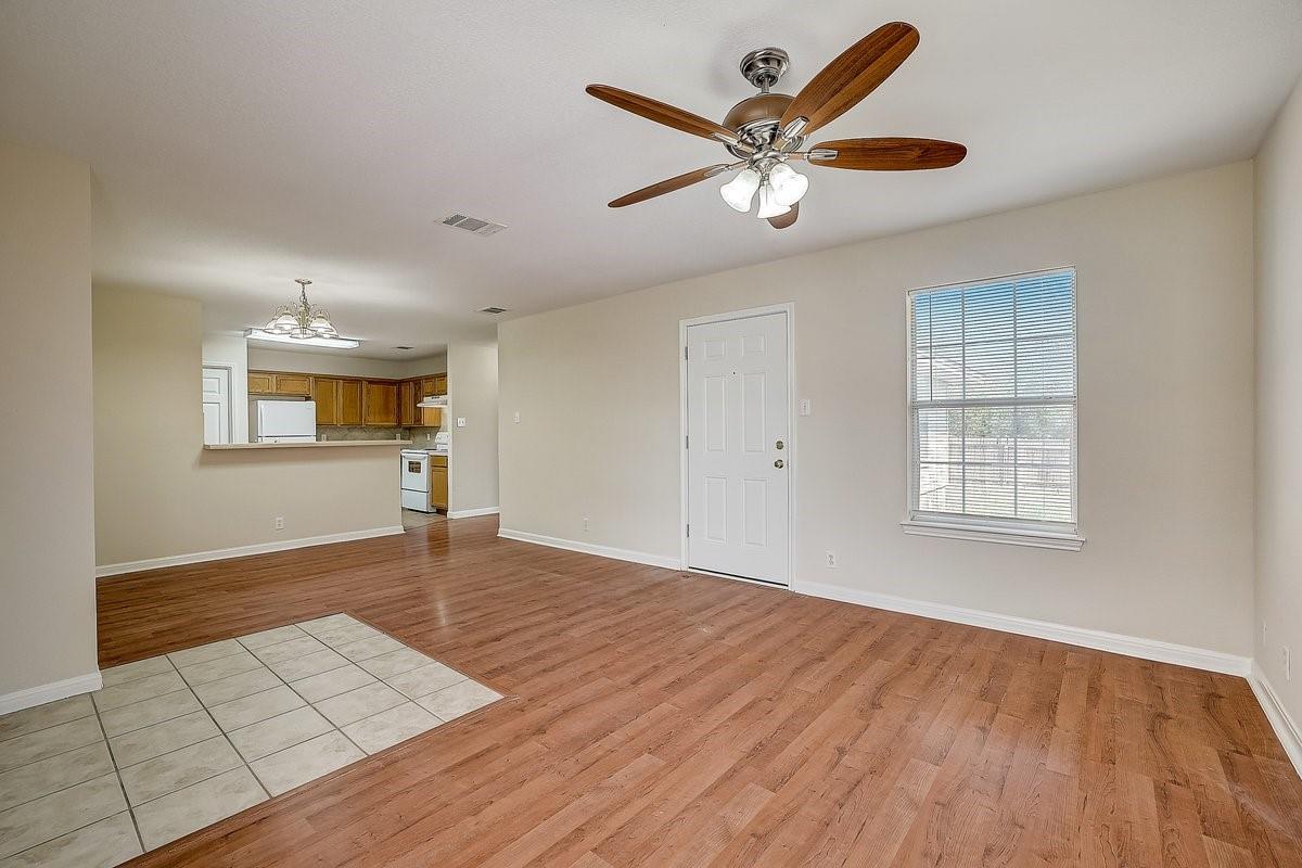 21633 Boggy Ford Rd Property Photo 6