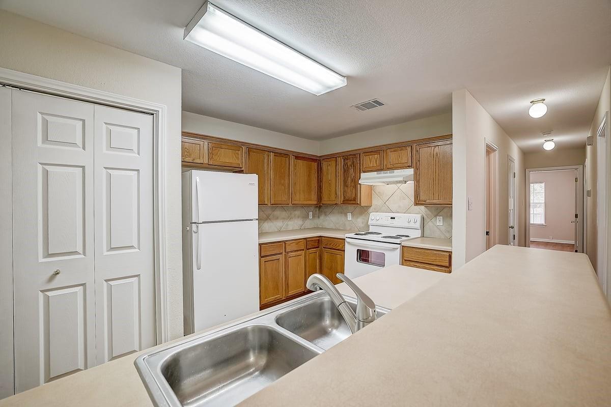21633 Boggy Ford Rd Property Photo 13