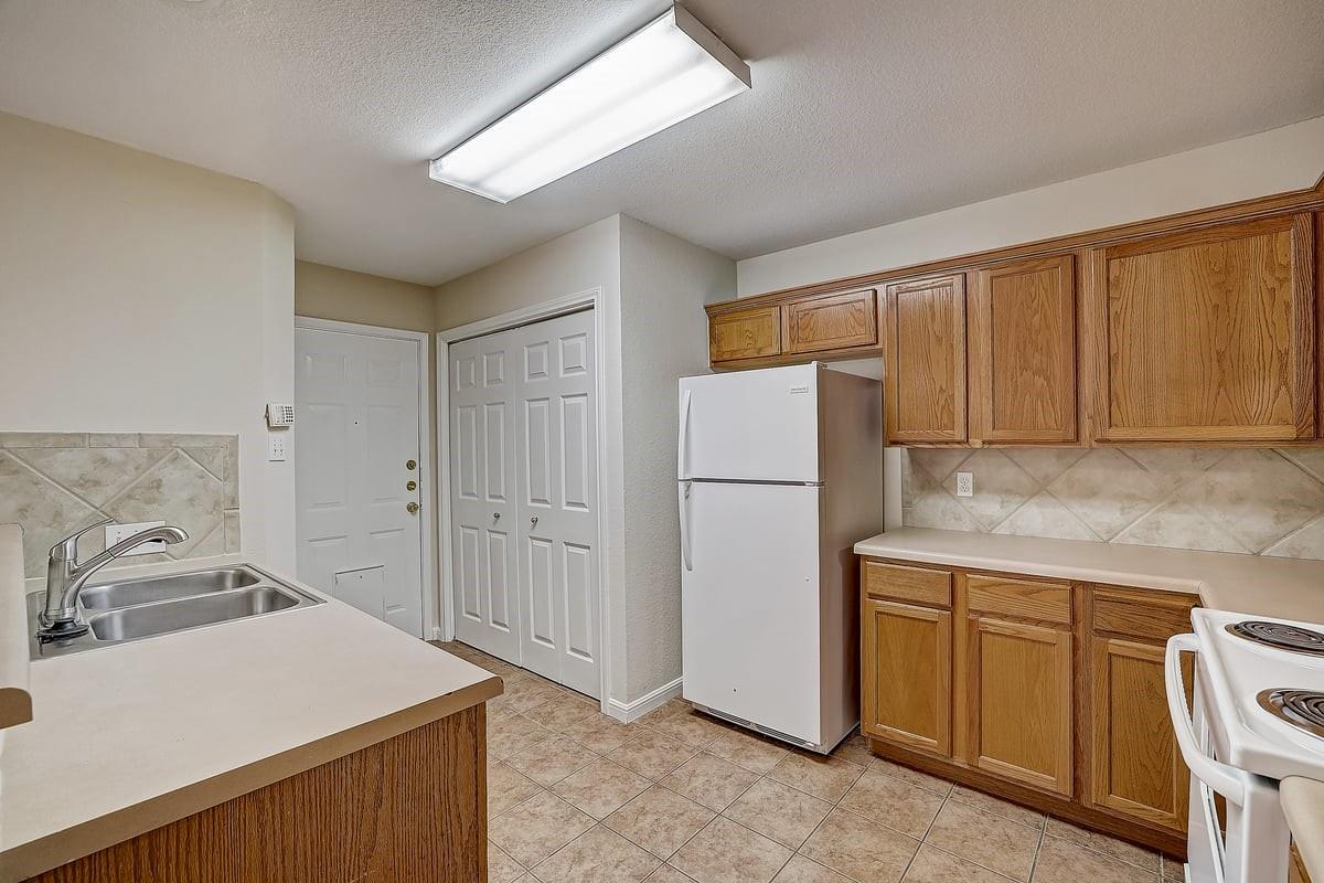 21633 Boggy Ford Rd Property Photo 15