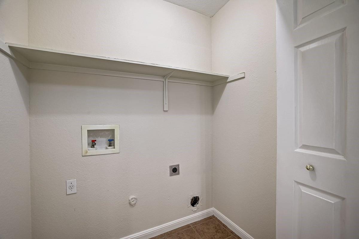 21633 Boggy Ford Rd Property Photo 17
