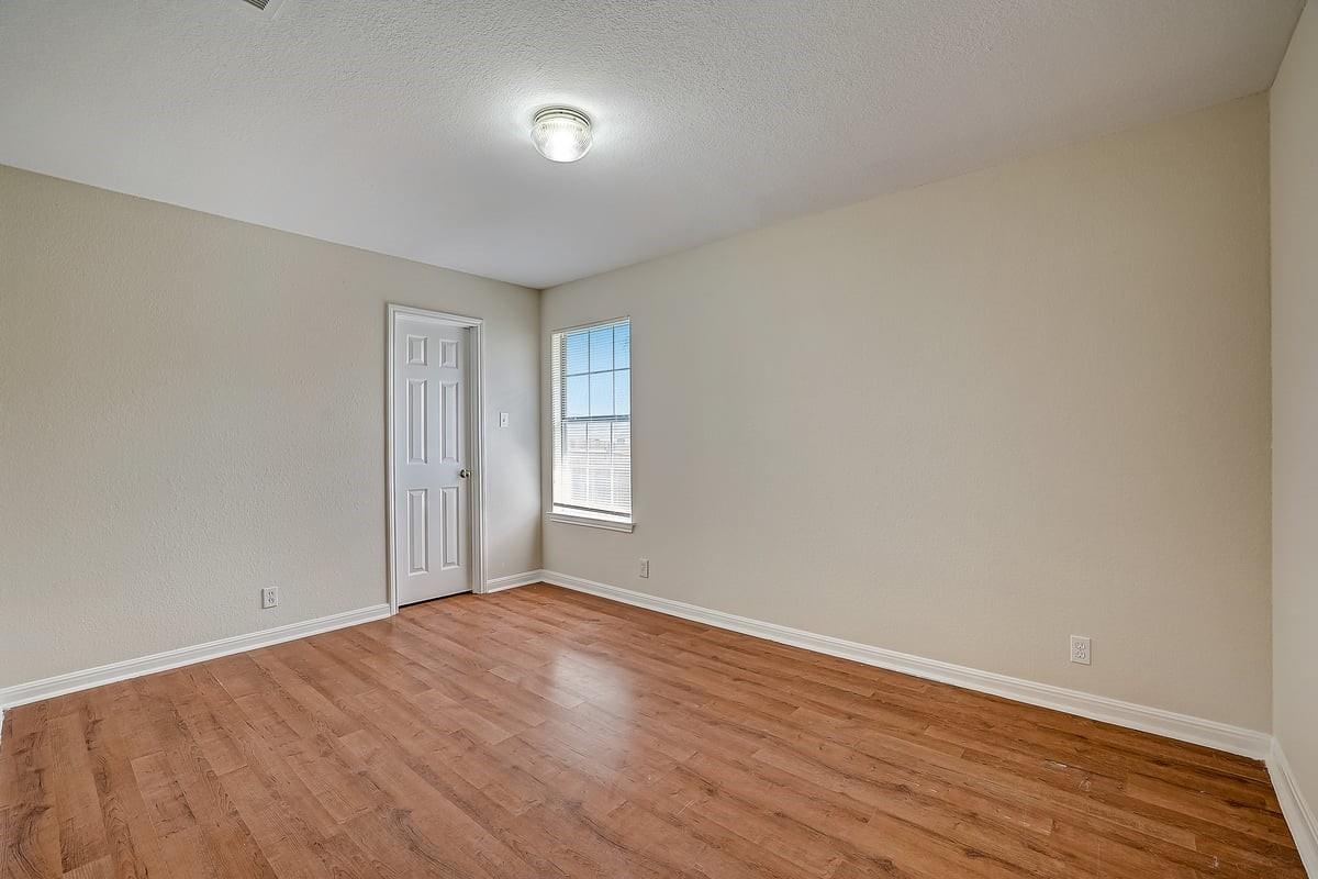 21633 Boggy Ford Rd Property Photo 21