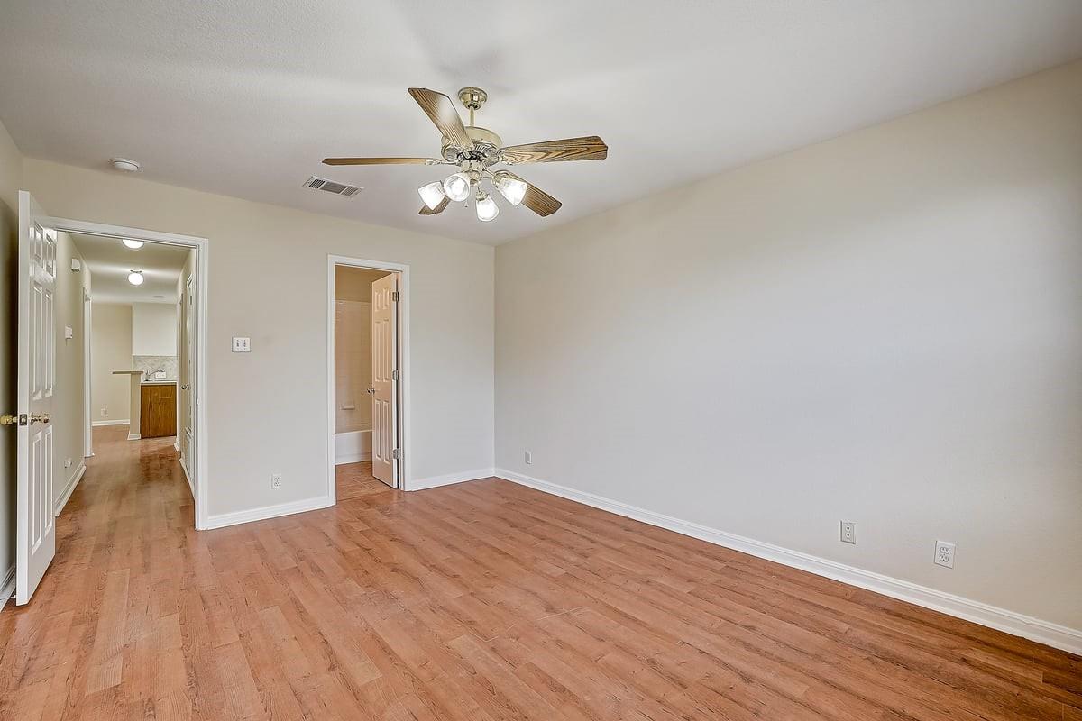 21633 Boggy Ford Rd Property Photo 25