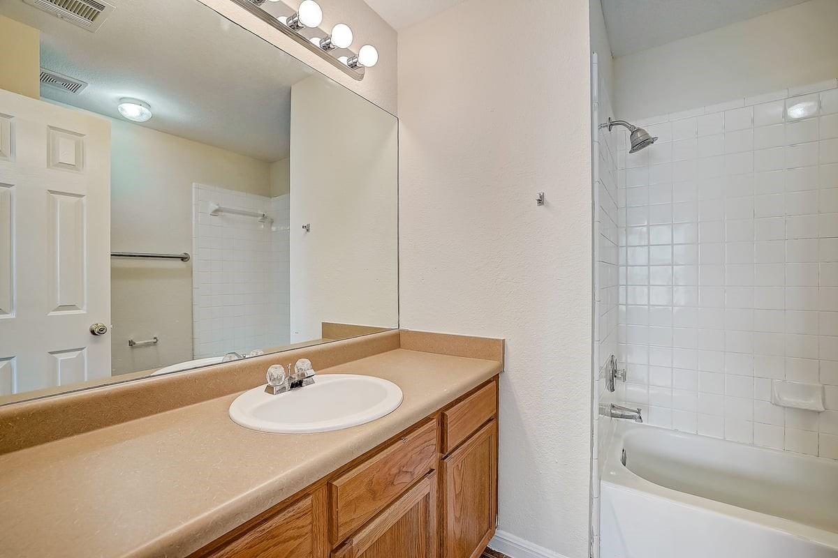 21633 Boggy Ford Rd Property Photo 28