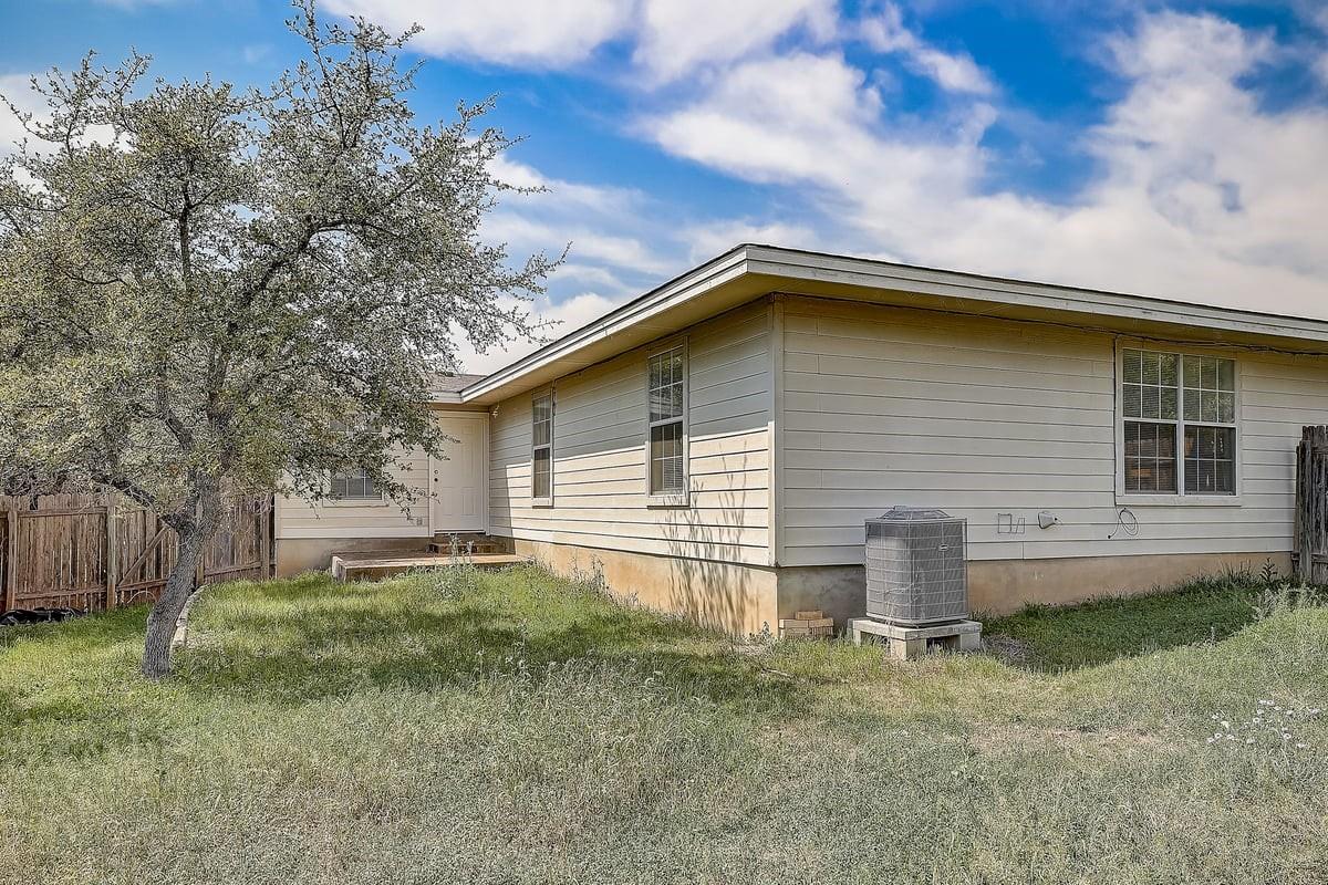 21633 Boggy Ford Rd Property Photo 32