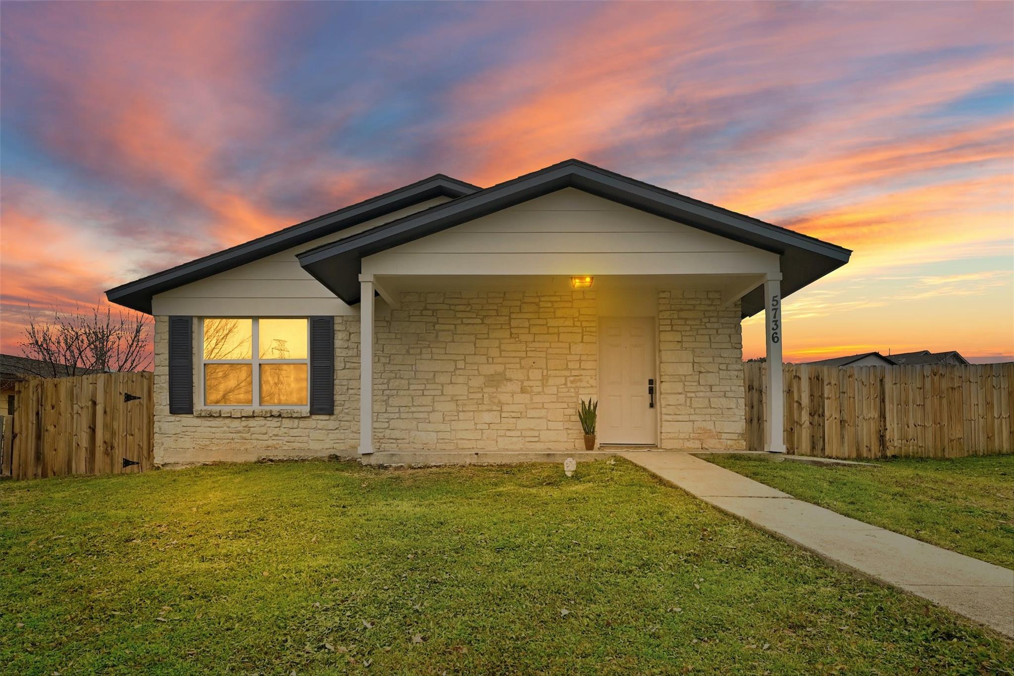 5736 Pinon Vista Dr Property Photo 1