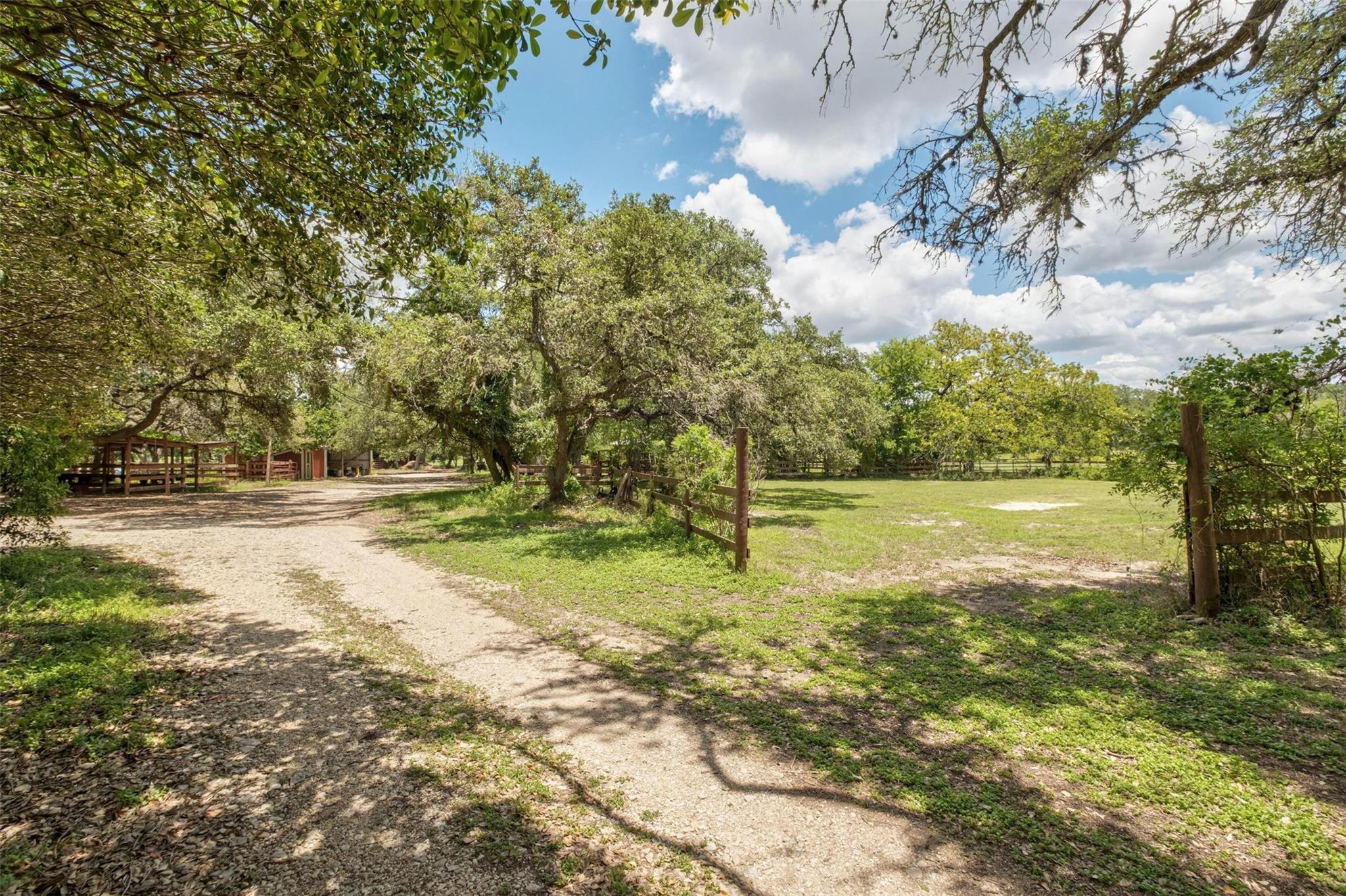 3805 Lone Man Mountain Rd B Property Photo 3