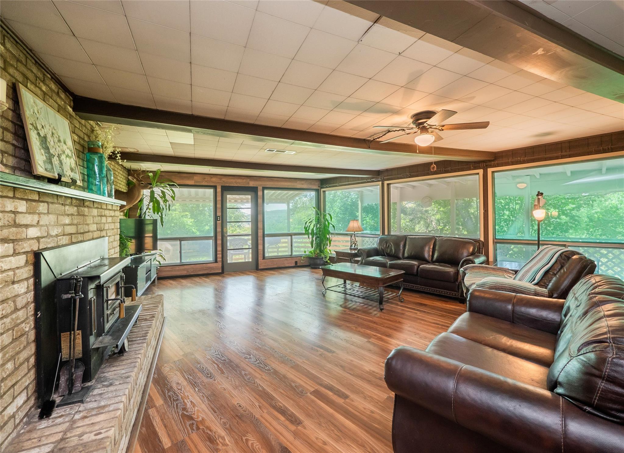 10904 Travis Dr Property Photo 4