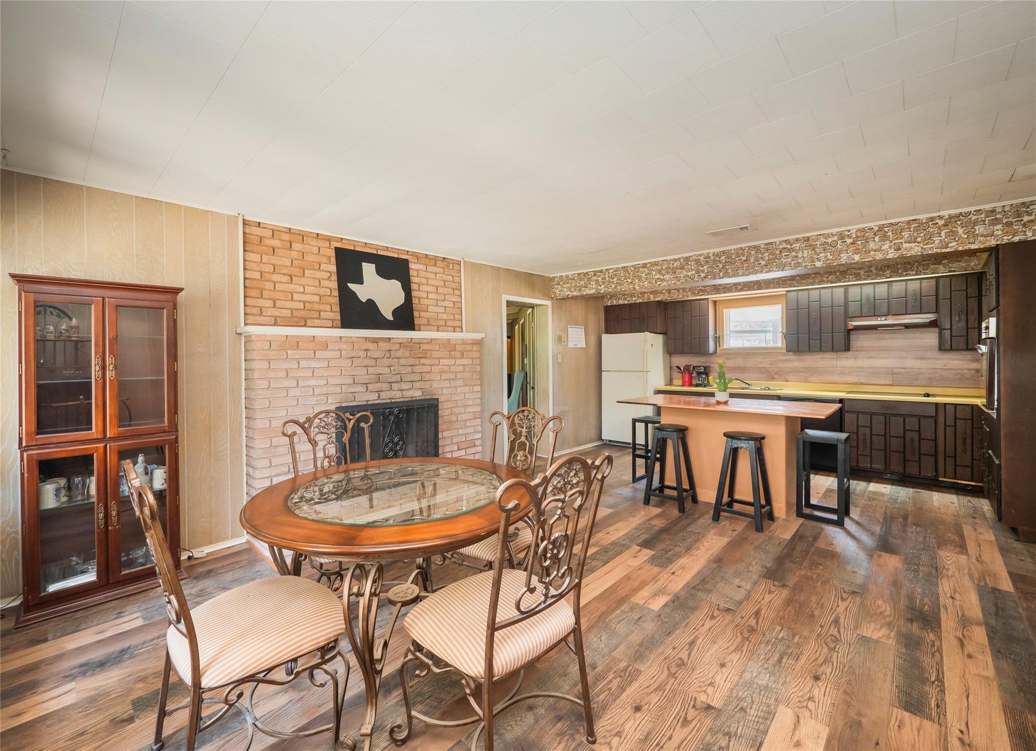 10904 Travis Dr Property Photo 9