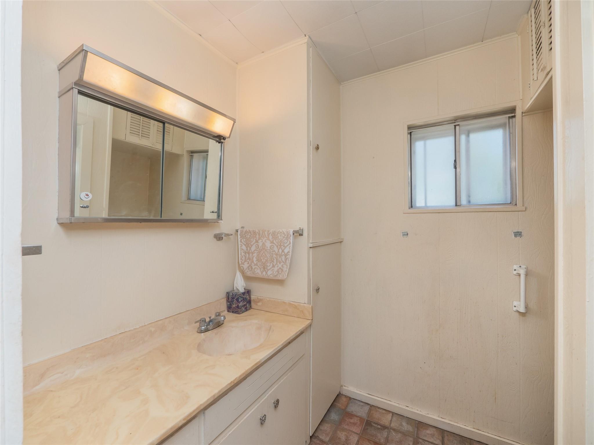 10904 Travis Dr Property Photo 15