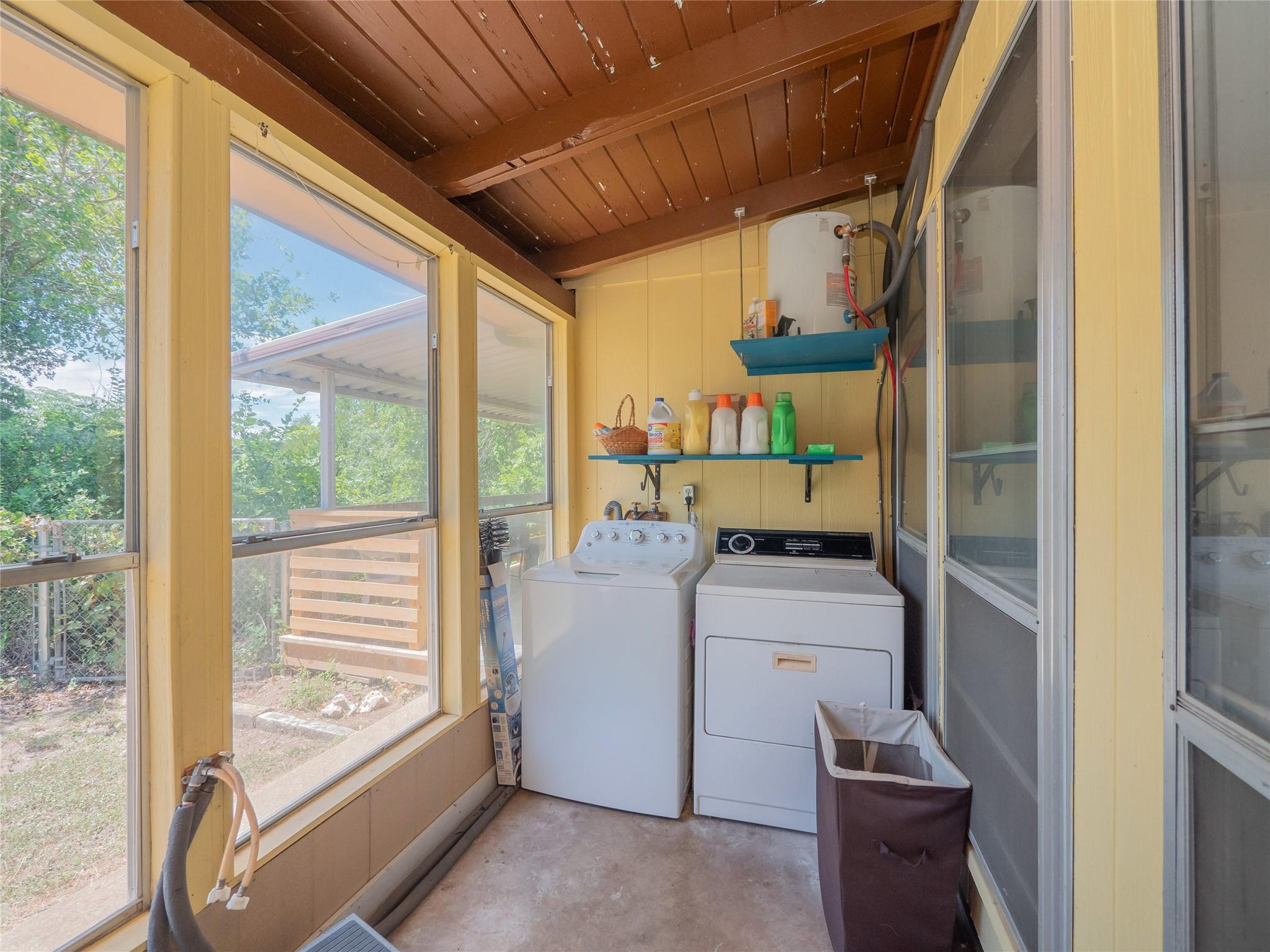 10904 Travis Dr Property Photo 22