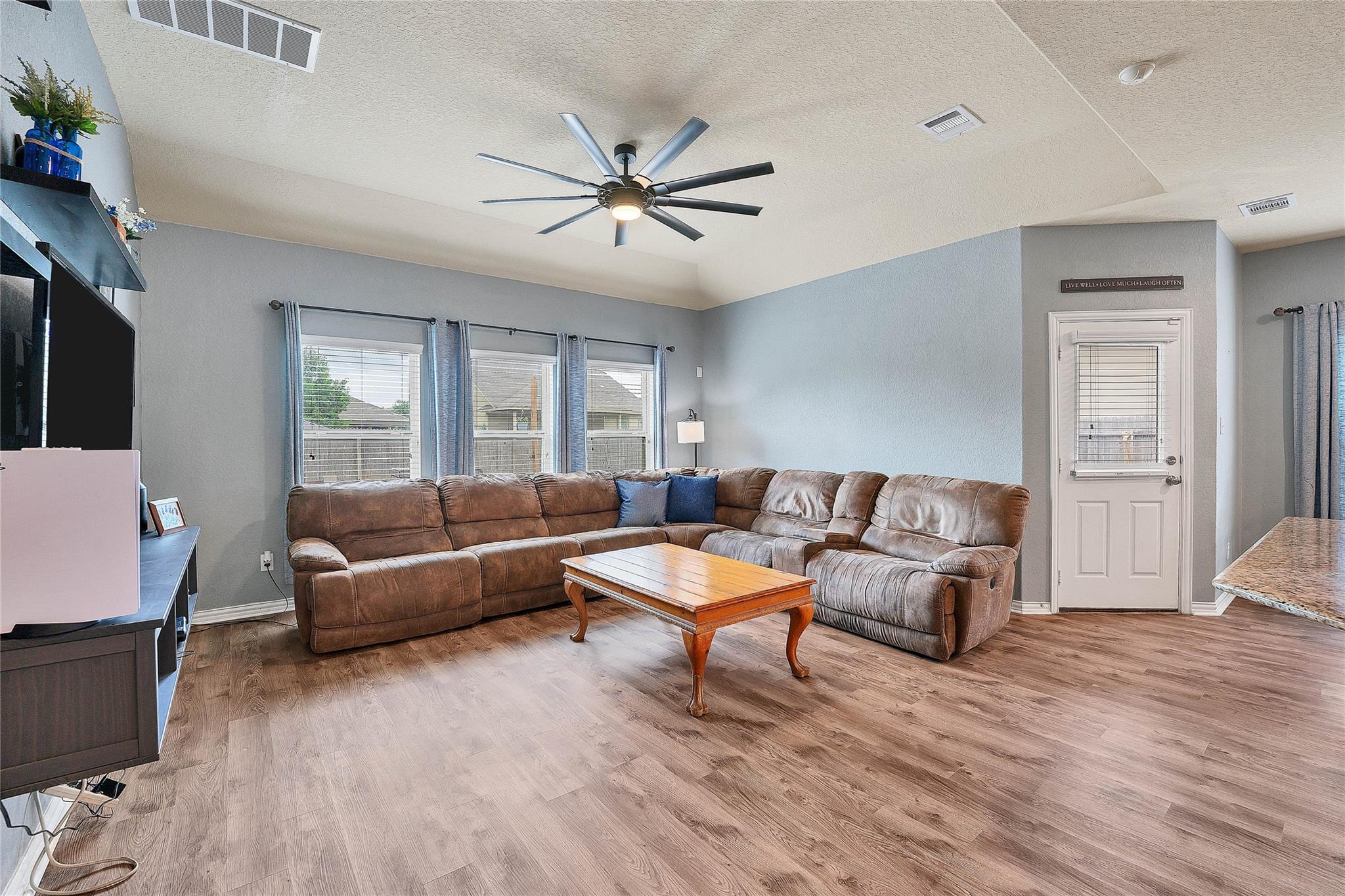 5619 Briar Knl Property Photo 5