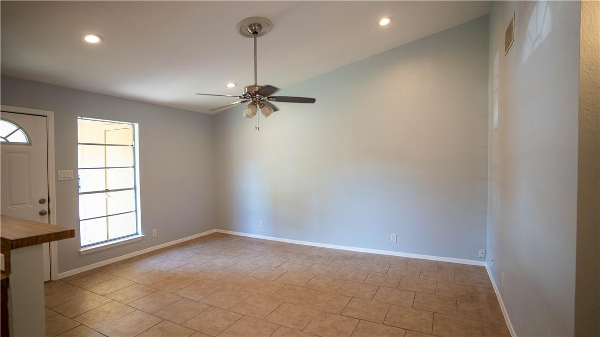 10606 Topperwein Dr B Property Photo 3