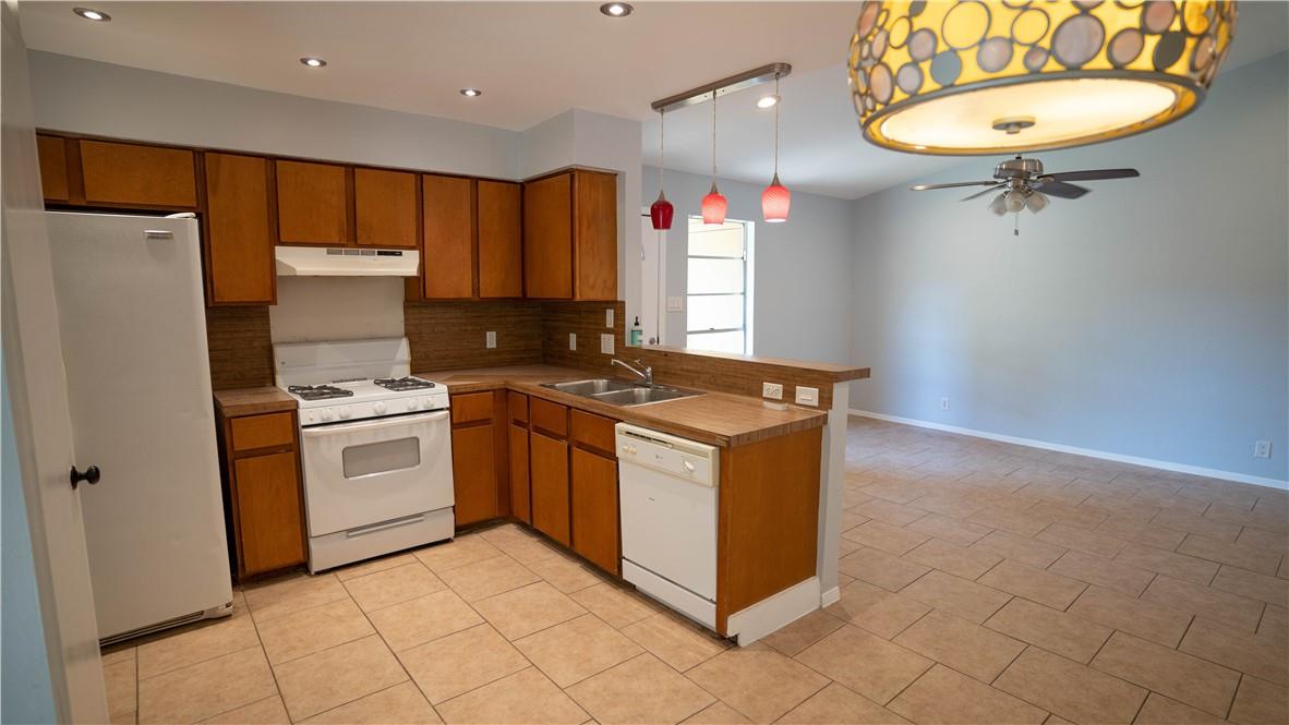 10606 Topperwein Dr B Property Photo 5