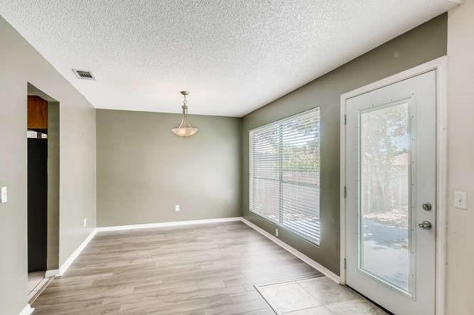 2201 Warfield Way Property Photo 4