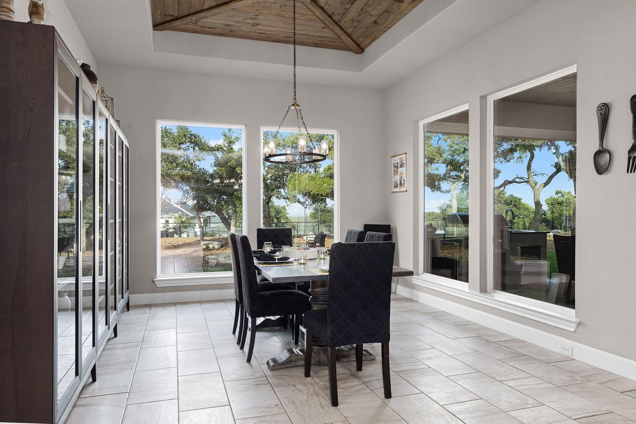 1538 Circolare Property Photo 14