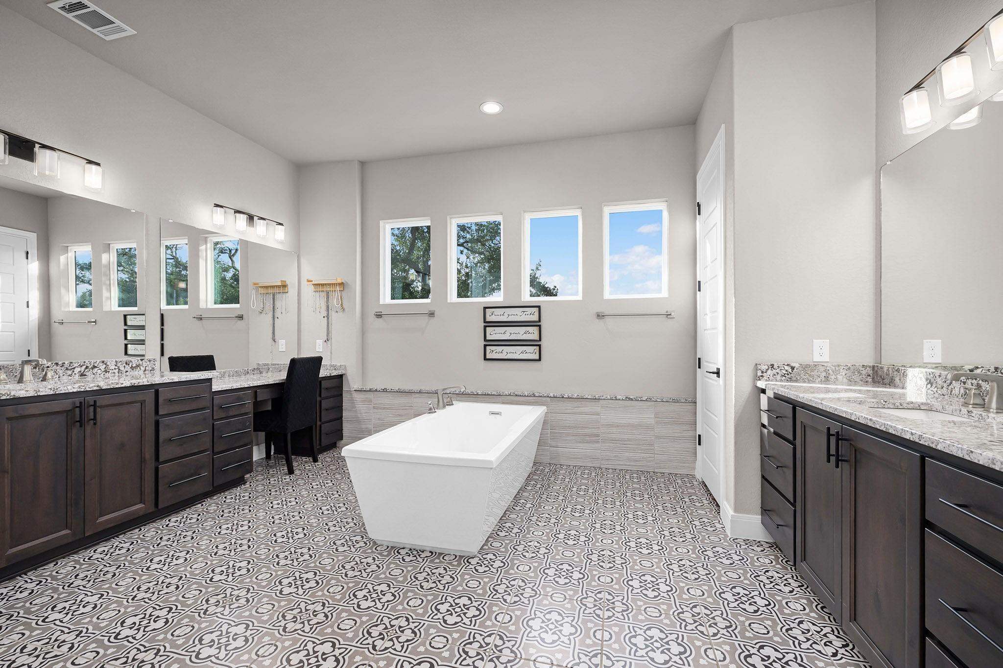 1538 Circolare Property Photo 17