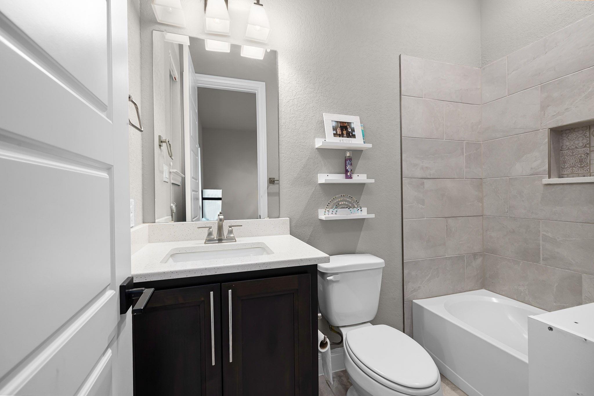 1538 Circolare Property Photo 28