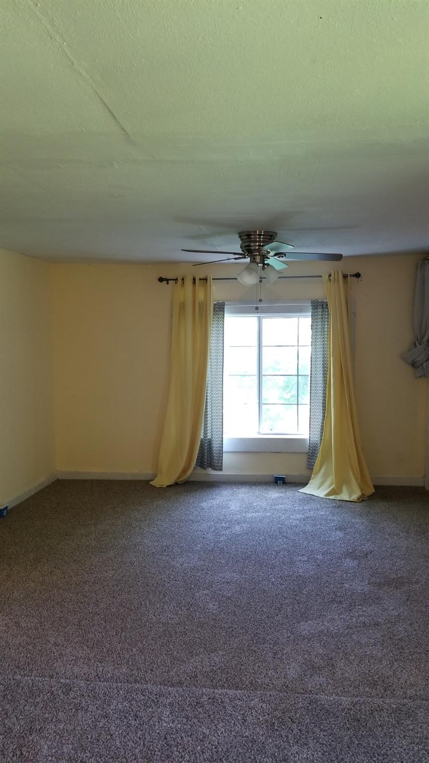 1387 E Market St Property Photo 2