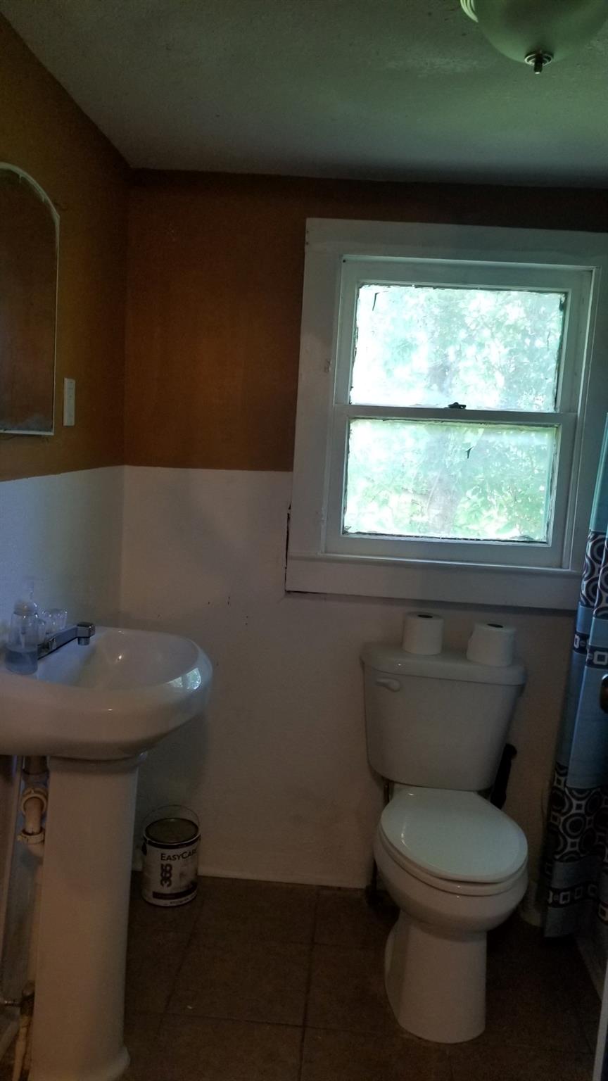 1387 E Market St Property Photo 3