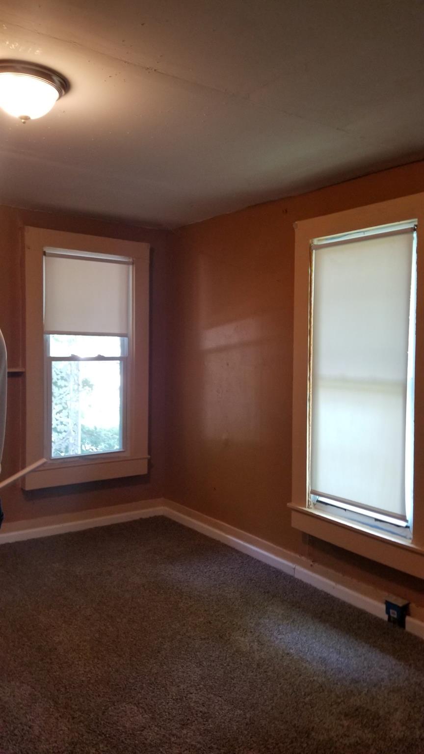 1387 E Market St Property Photo 5