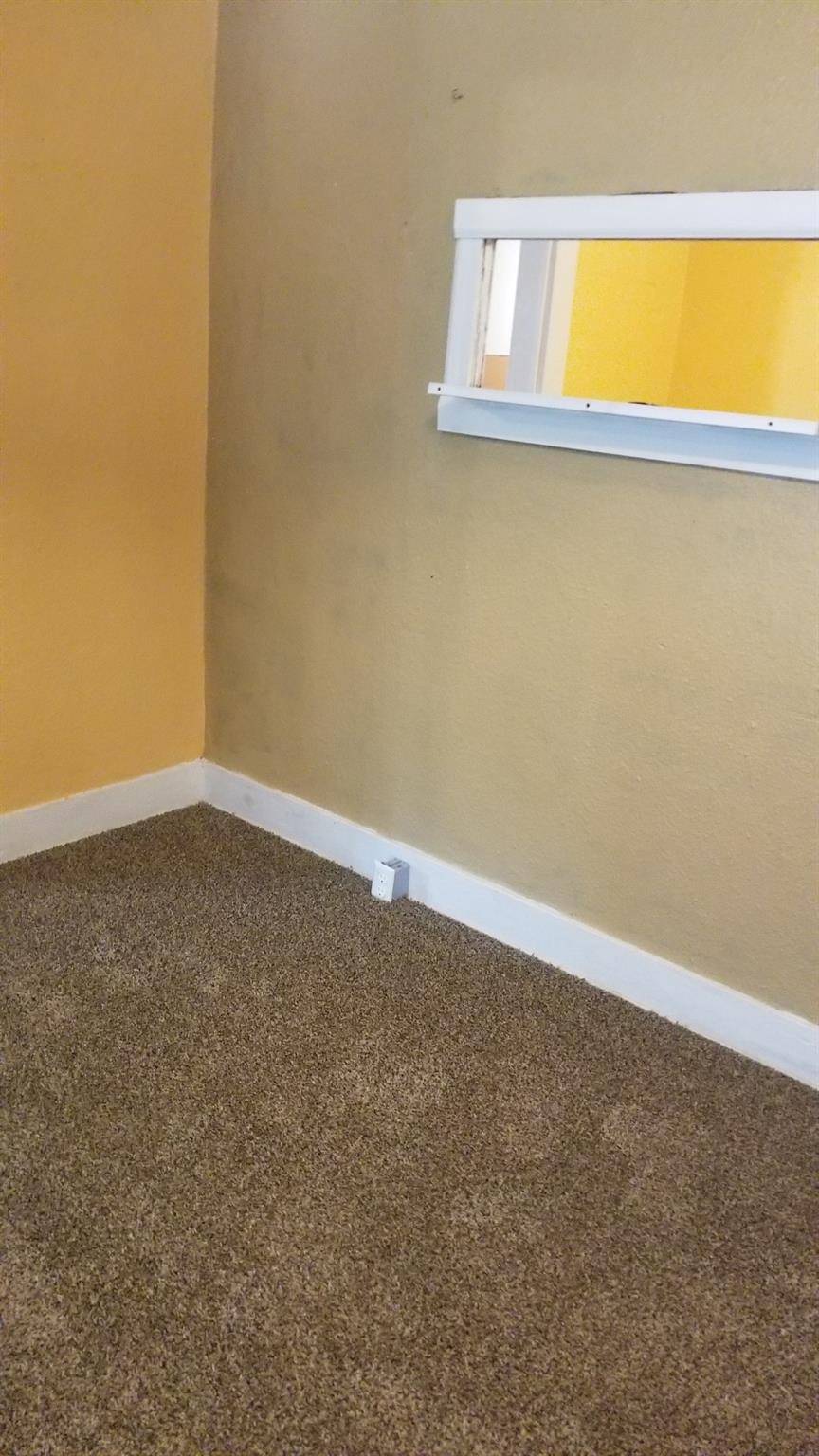 1387 E Market St Property Photo 7