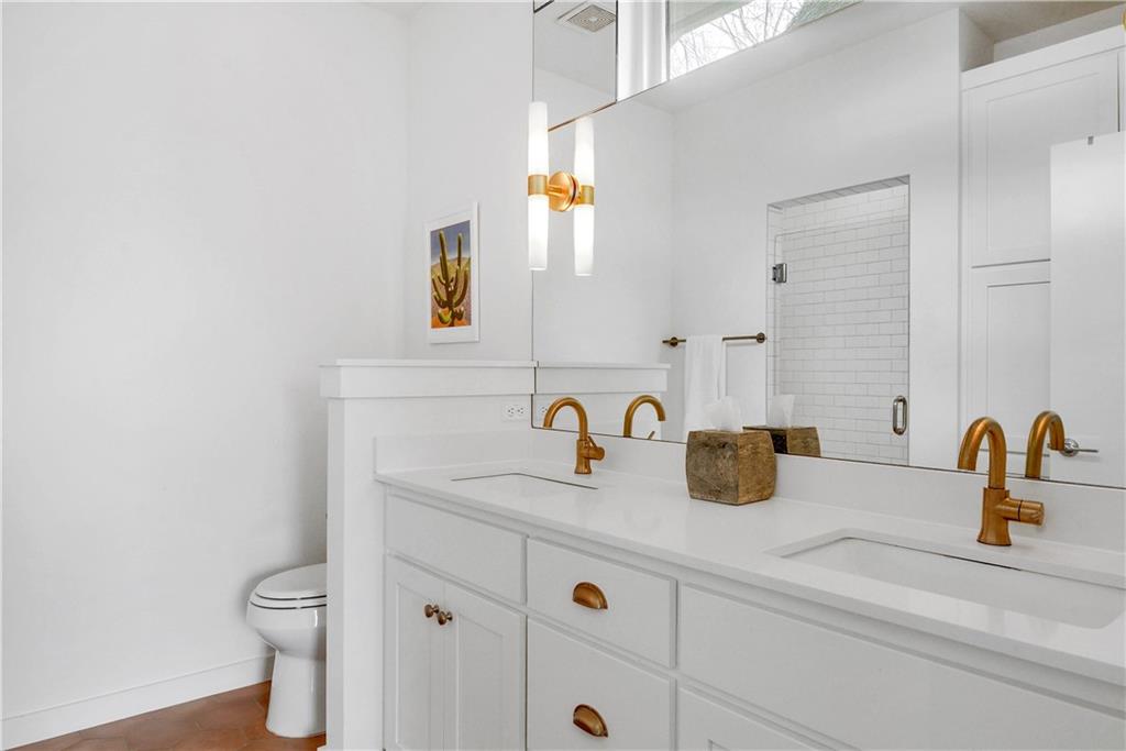1806 Riverview St Property Photo 17