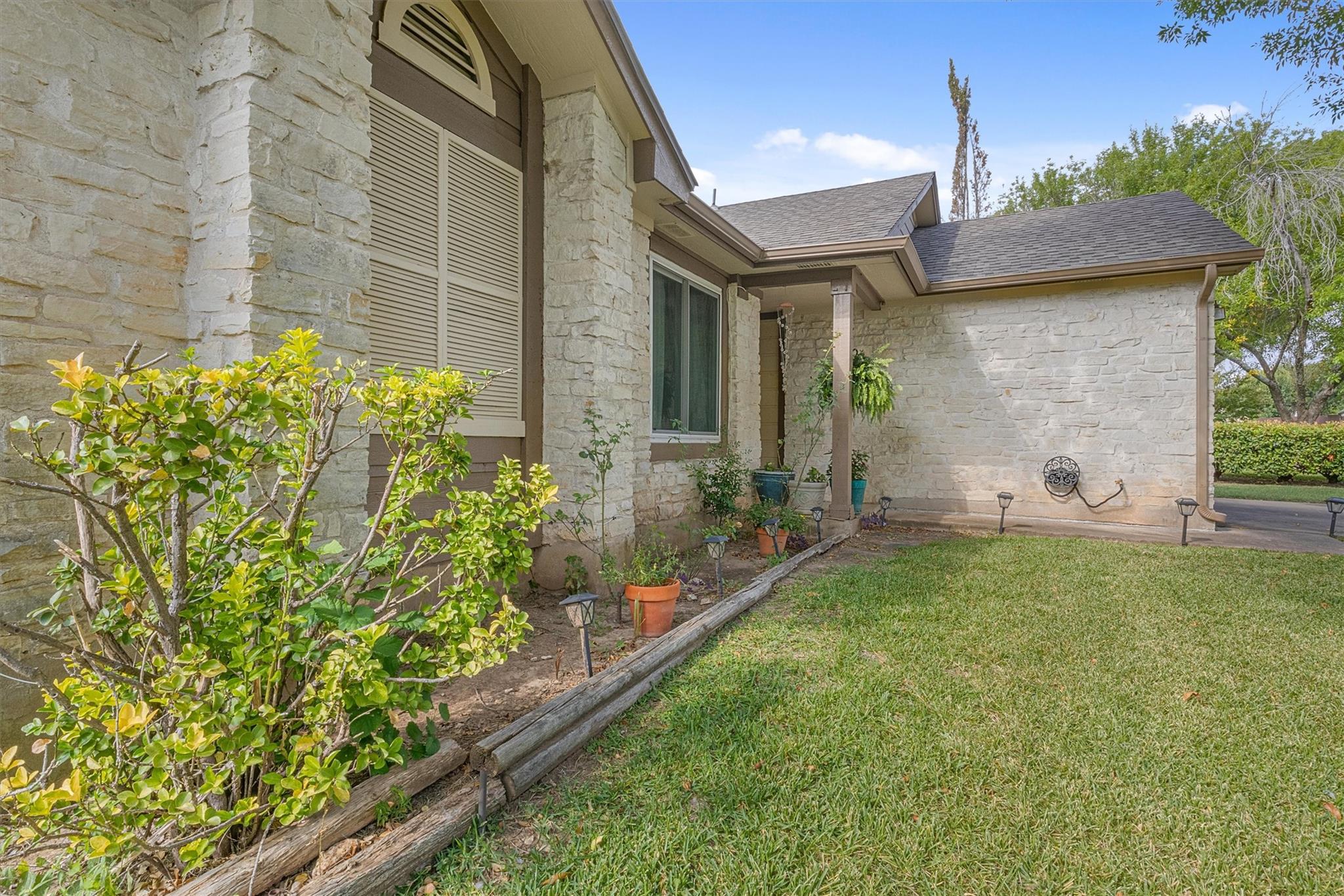 1701 Laurel Path Property Photo 4