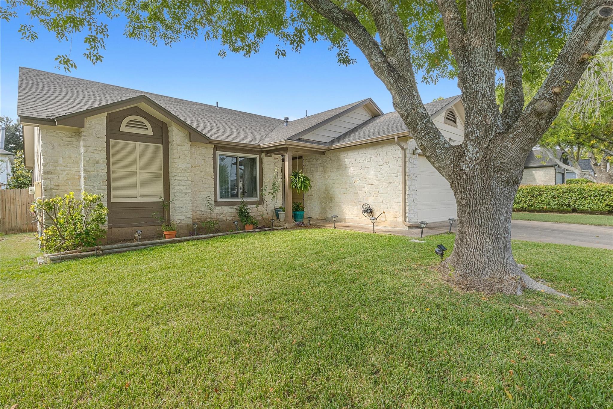 1701 Laurel Path Property Photo 5