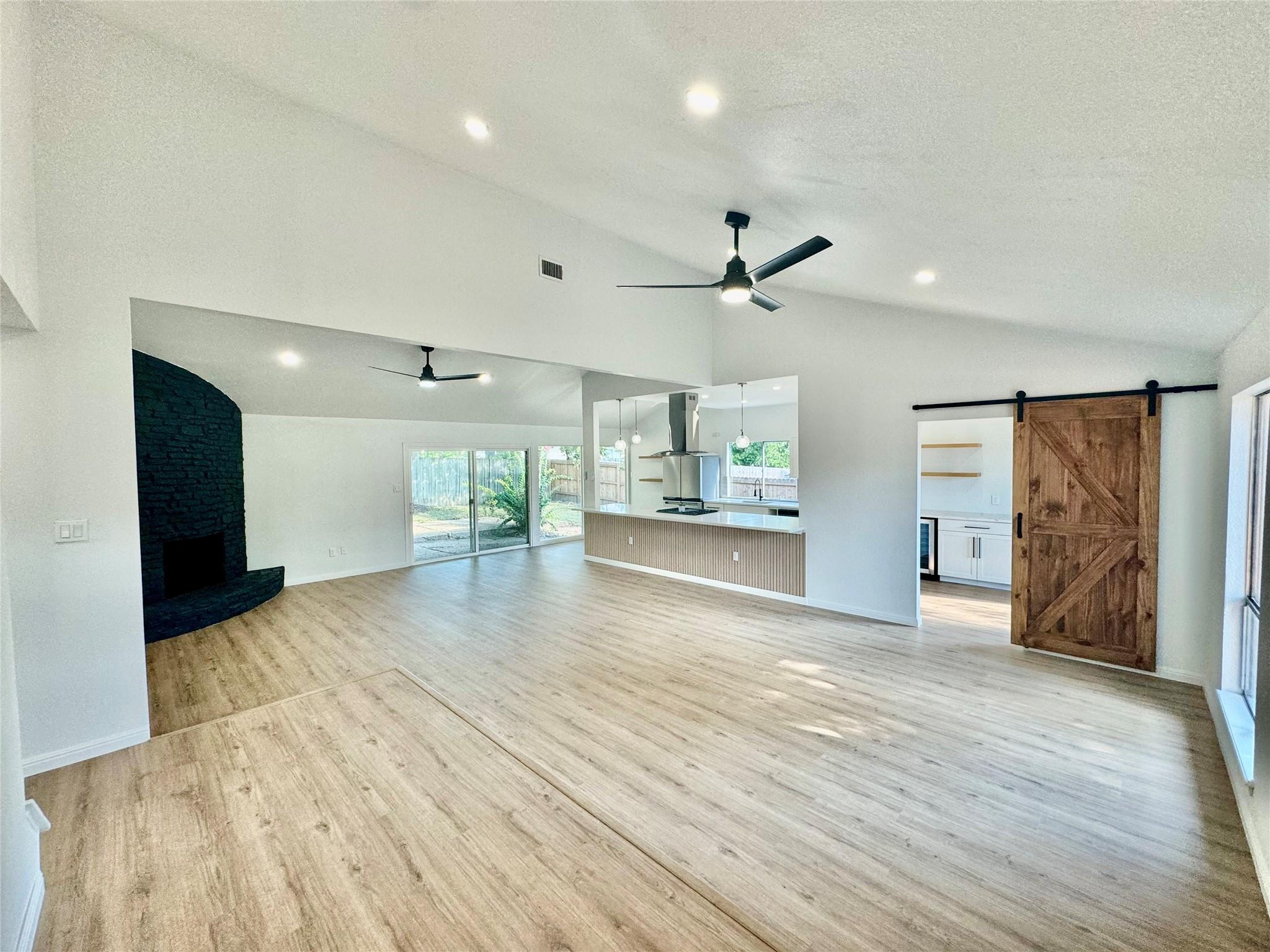 9506 Stonebridge Dr Property Photo 3