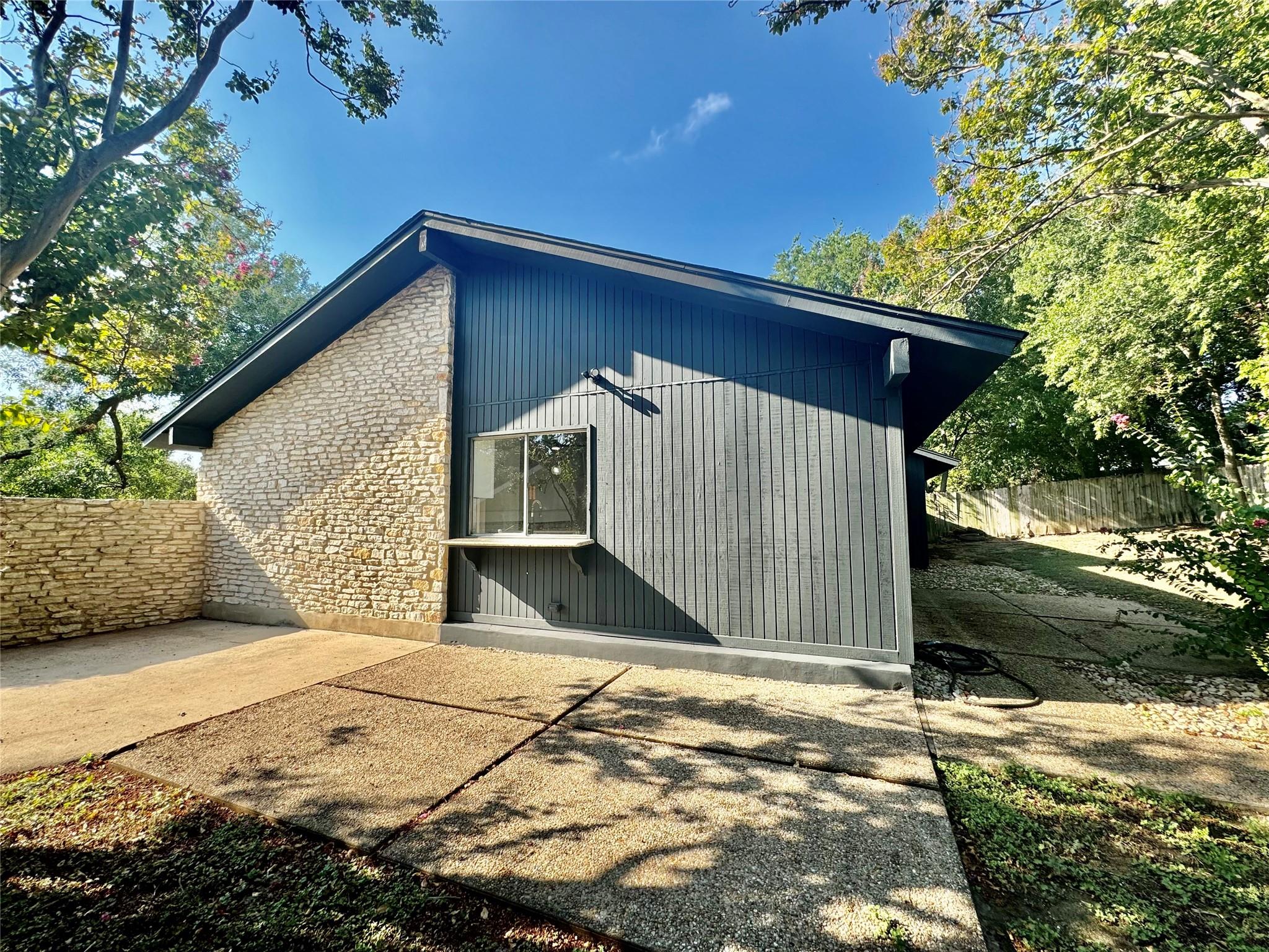 9506 Stonebridge Dr Property Photo 13
