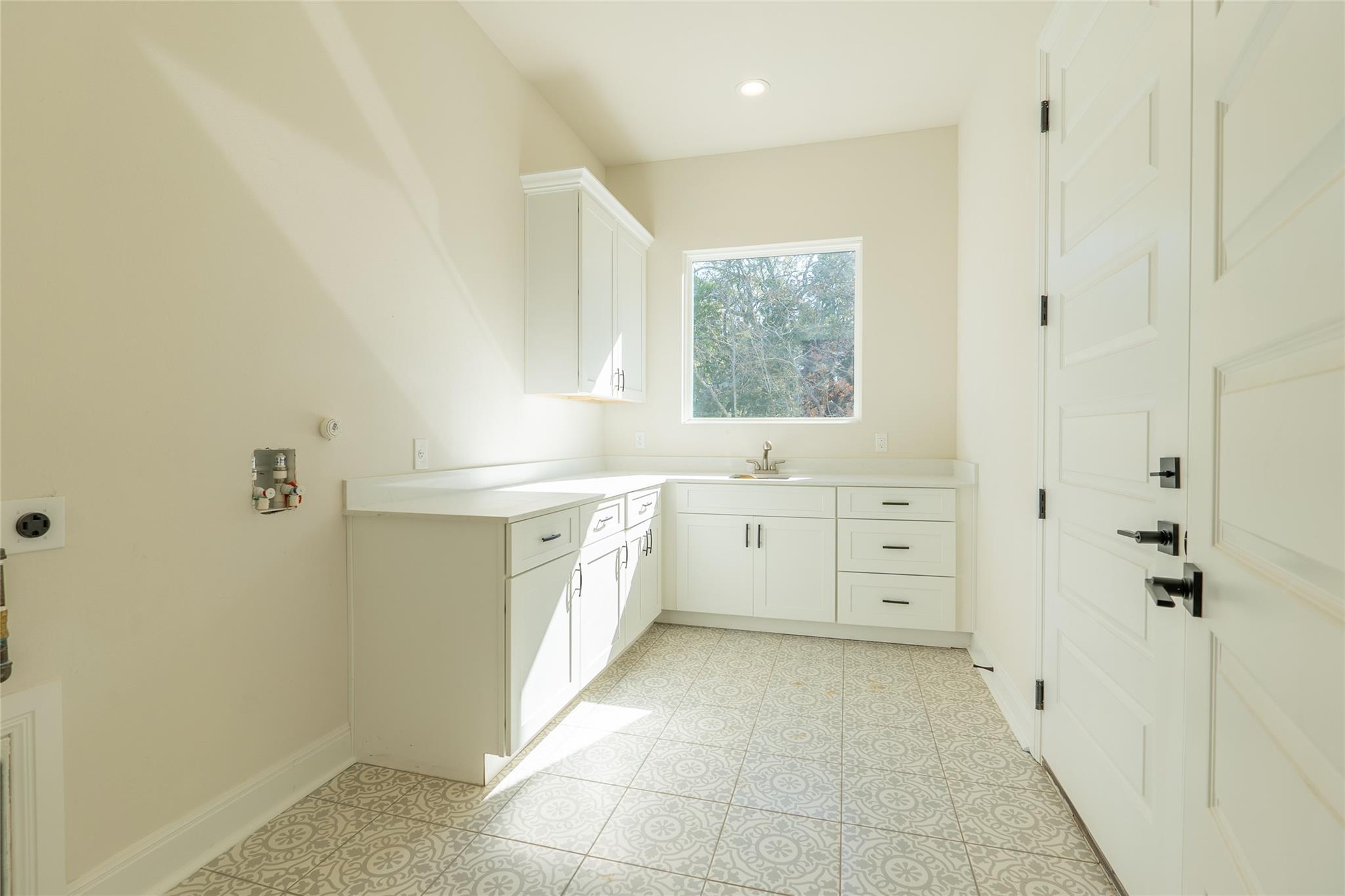 7705 Calcutta Run Property Photo 10