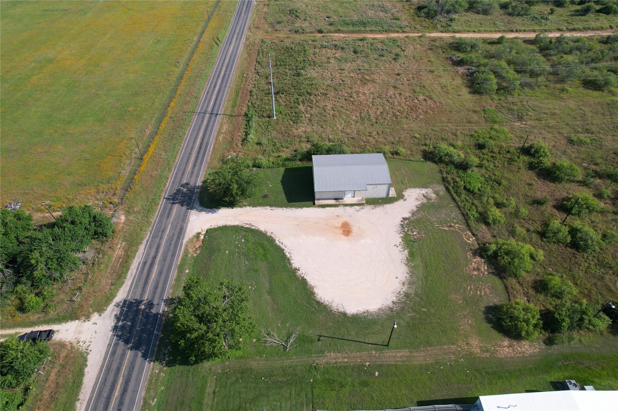 712 N Farm Road 487 None Property Photo 1