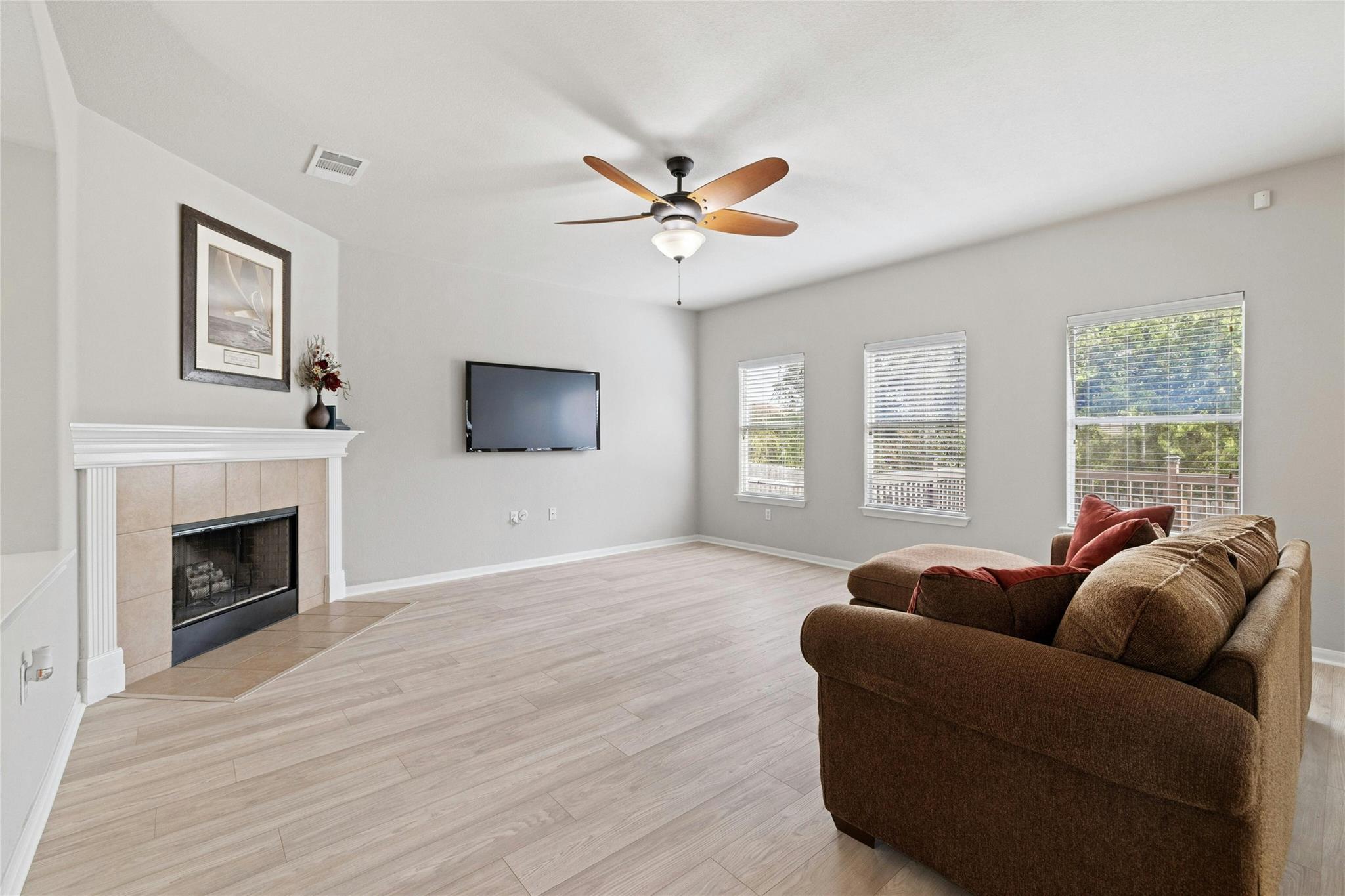 301 Golden Eagle Ln Property Photo