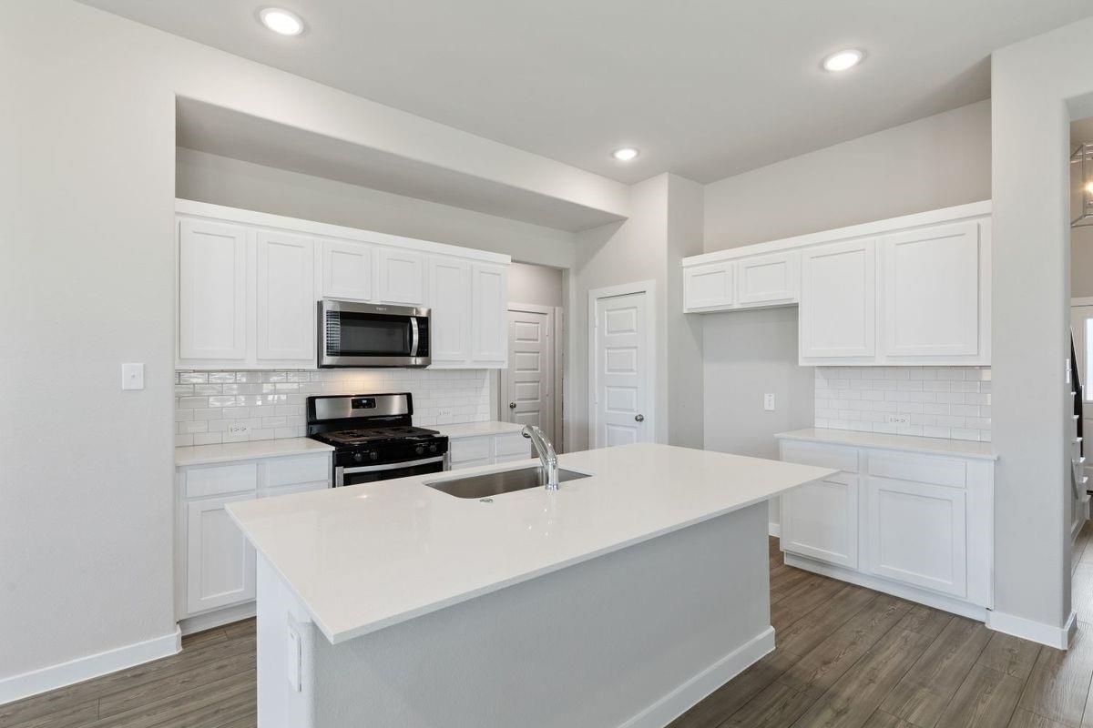 8010 Shining Flor Run Property Photo 6