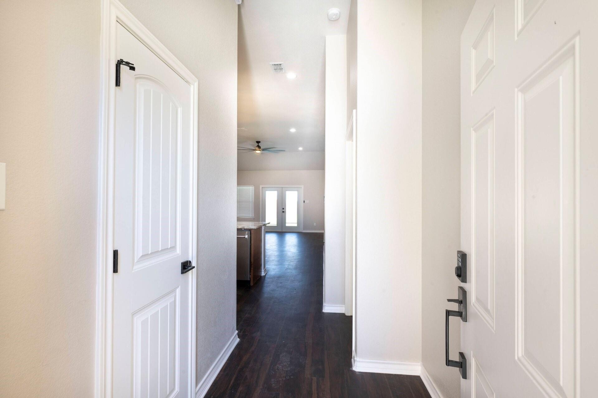 301 Navarro Way Property Photo 3