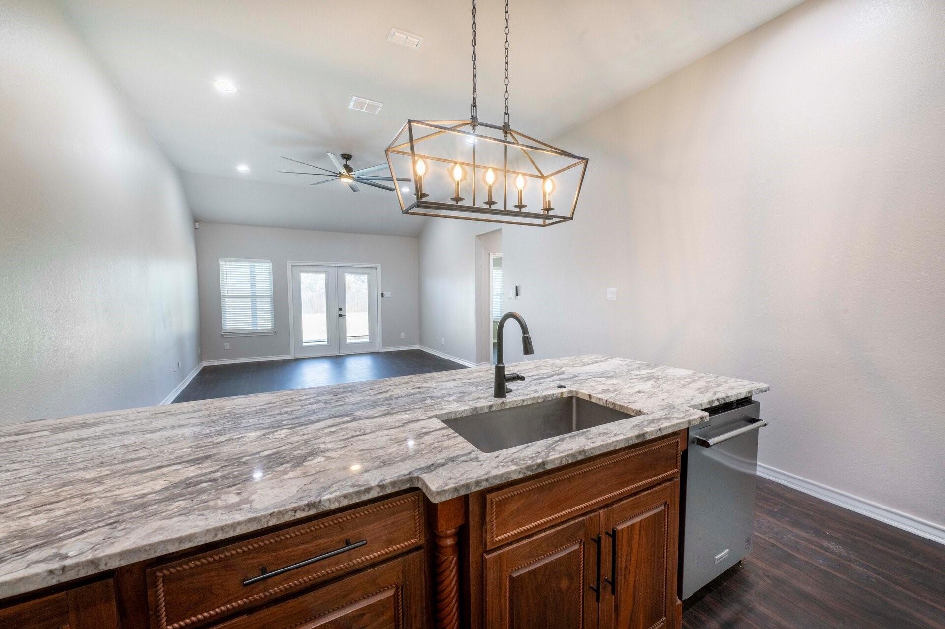 301 Navarro Way Property Photo 6