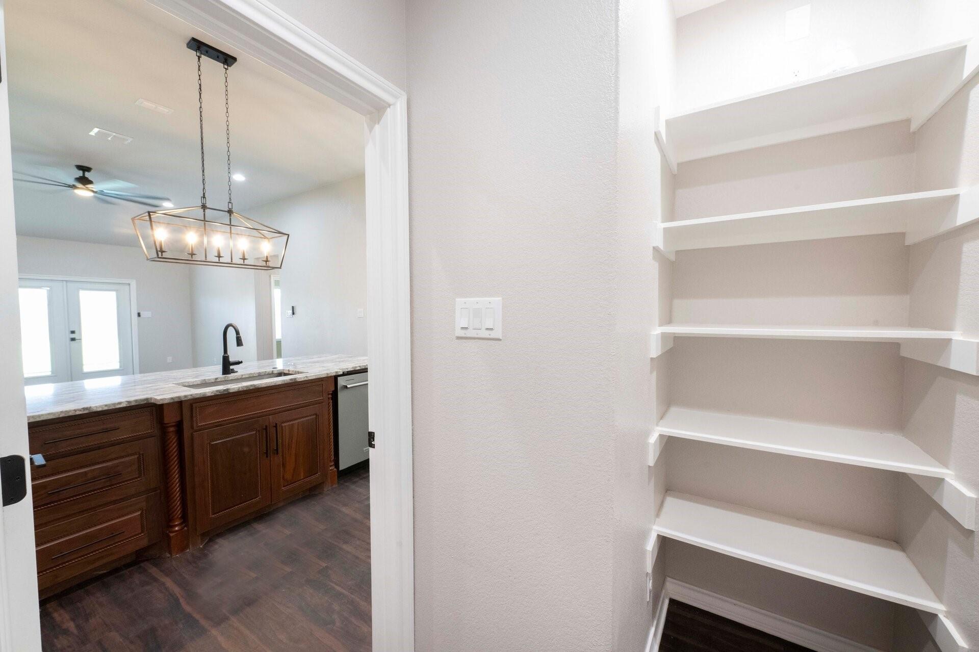 301 Navarro Way Property Photo 8