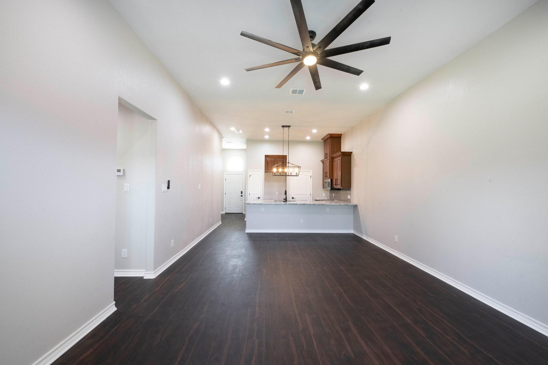301 Navarro Way Property Photo 9