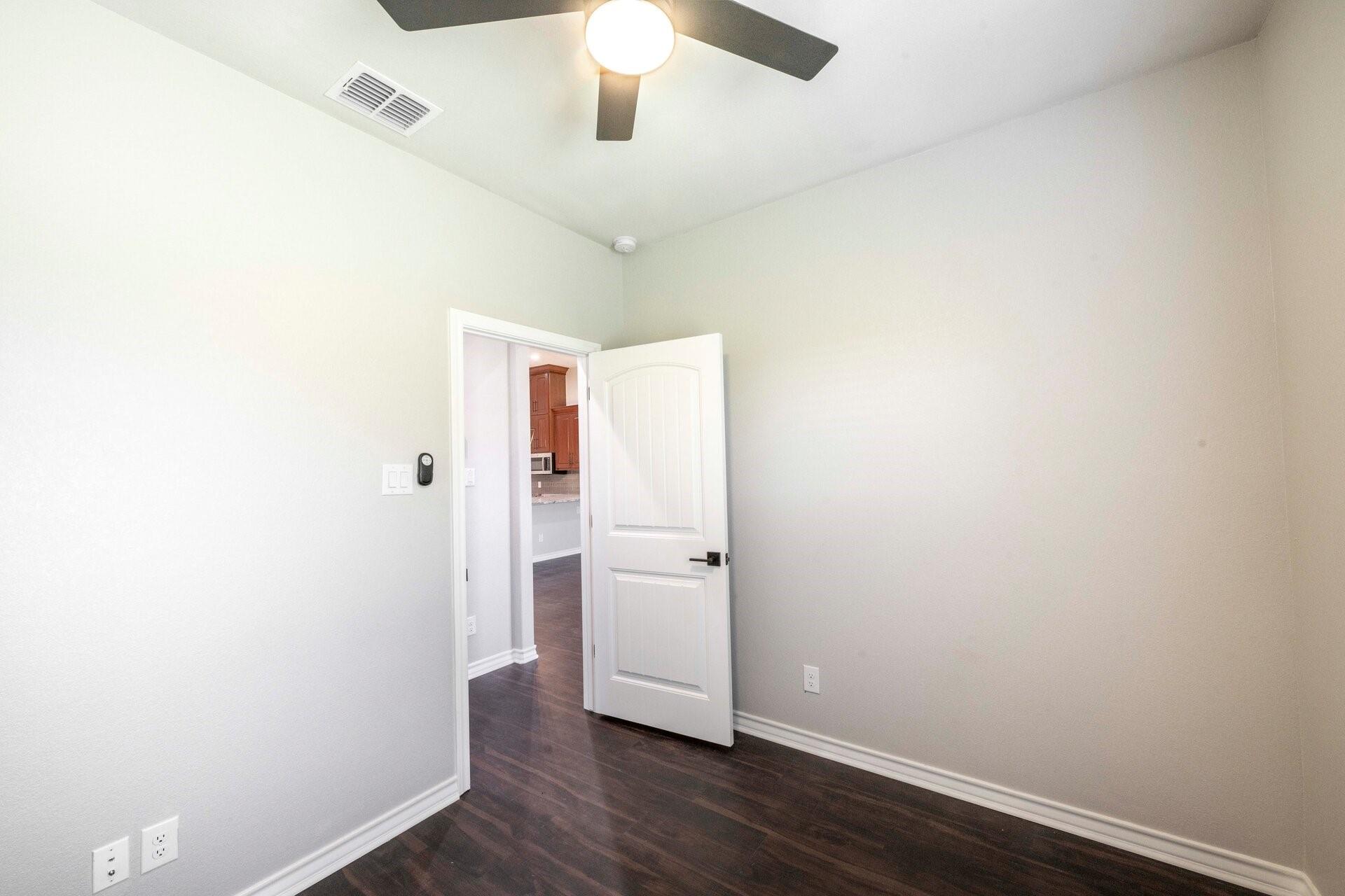 301 Navarro Way Property Photo 18