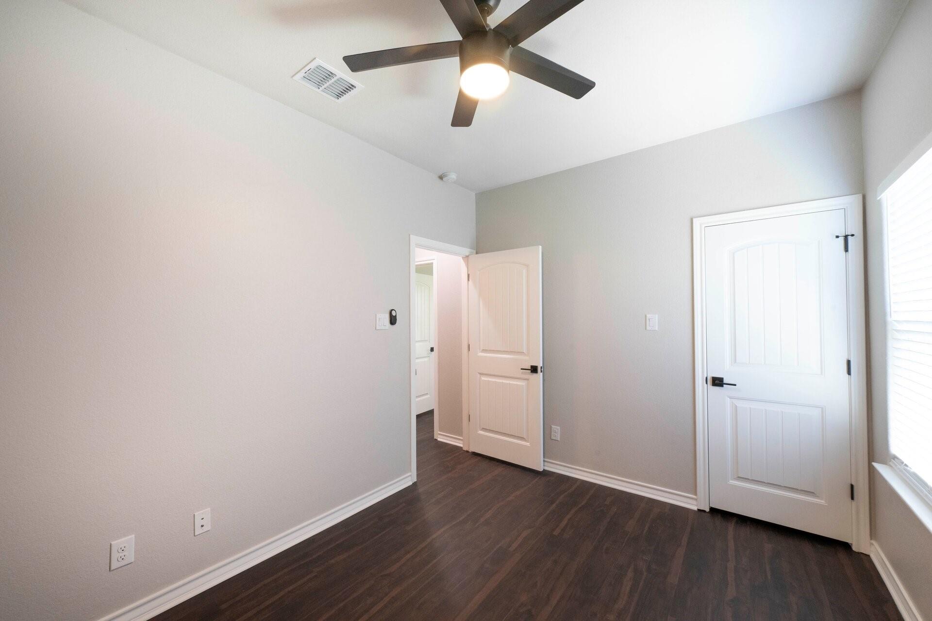301 Navarro Way Property Photo 20