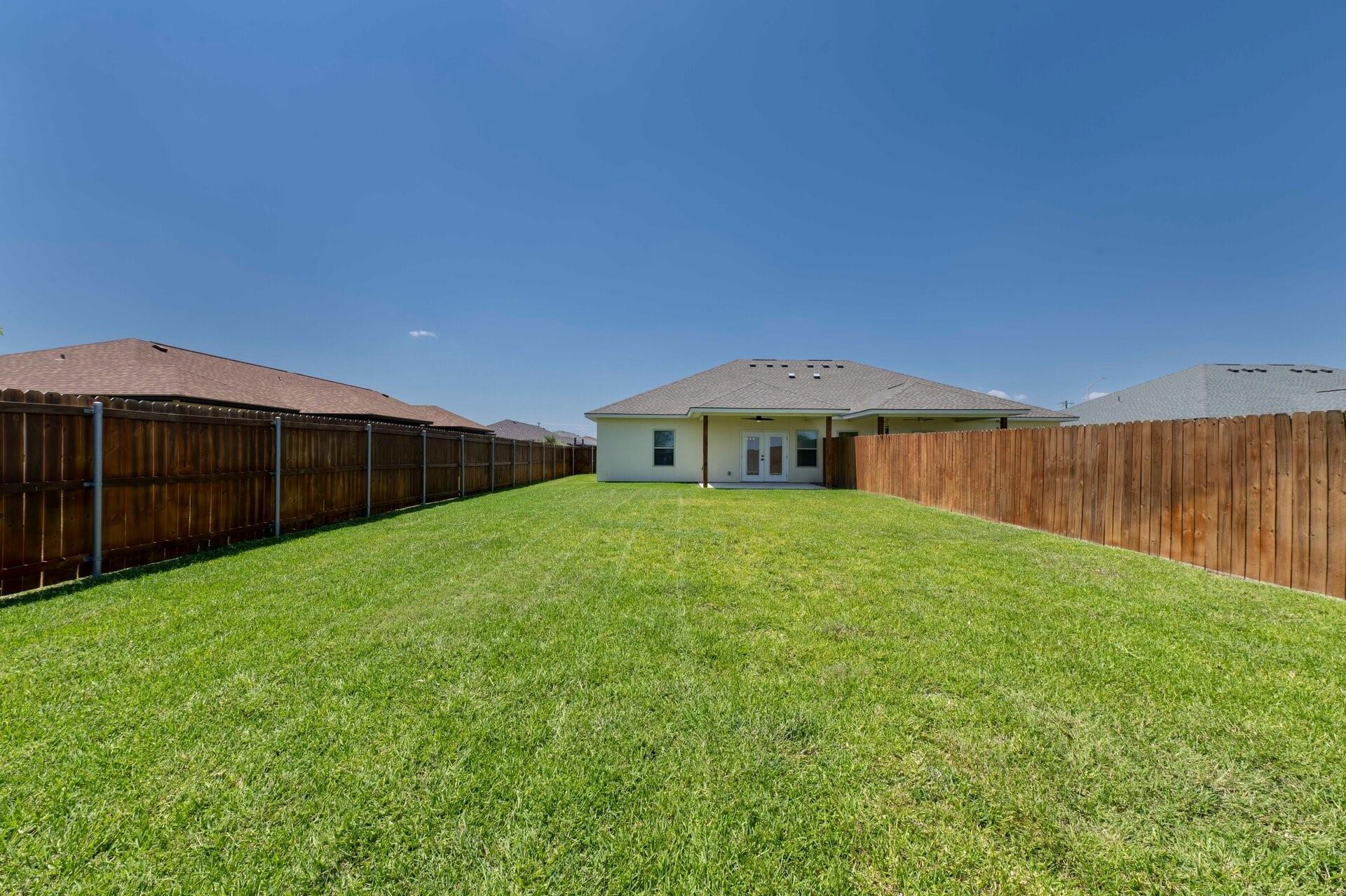 301 Navarro Way Property Photo 23