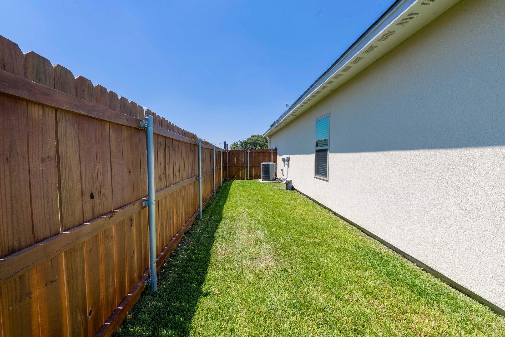 301 Navarro Way Property Photo 24