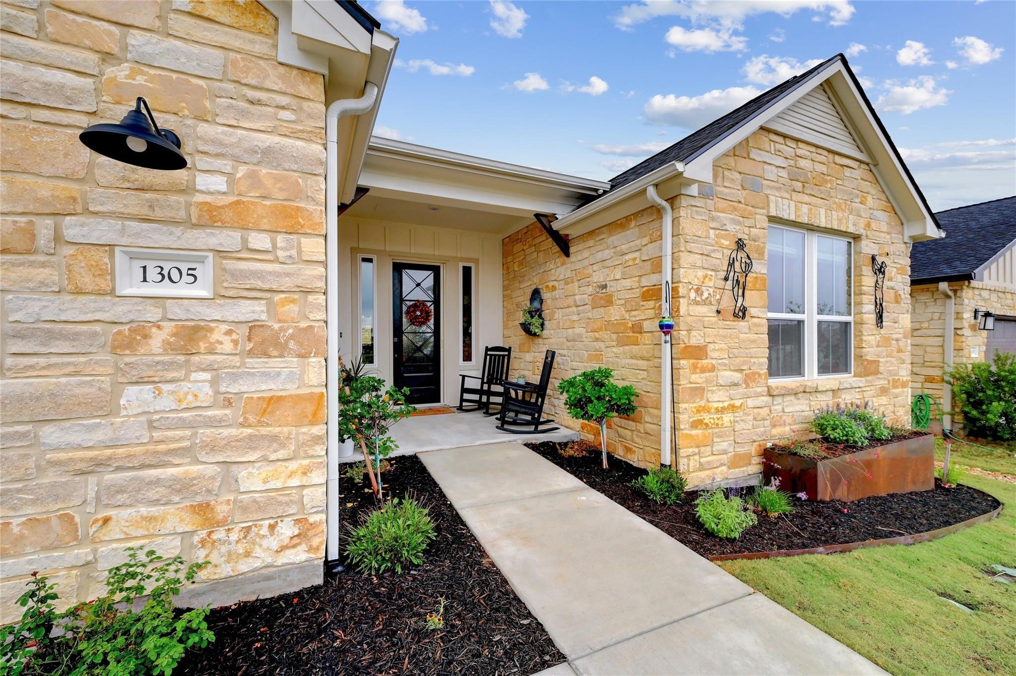1305 Dancing Oak Ln Property Photo