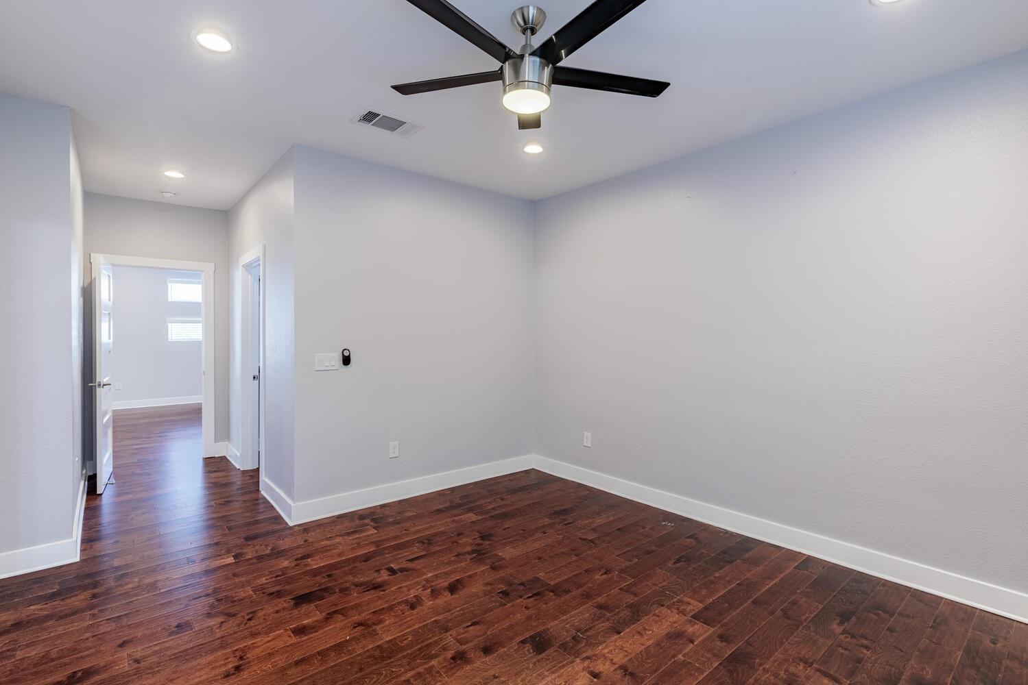 1126 Lott Ave B Property Photo 19