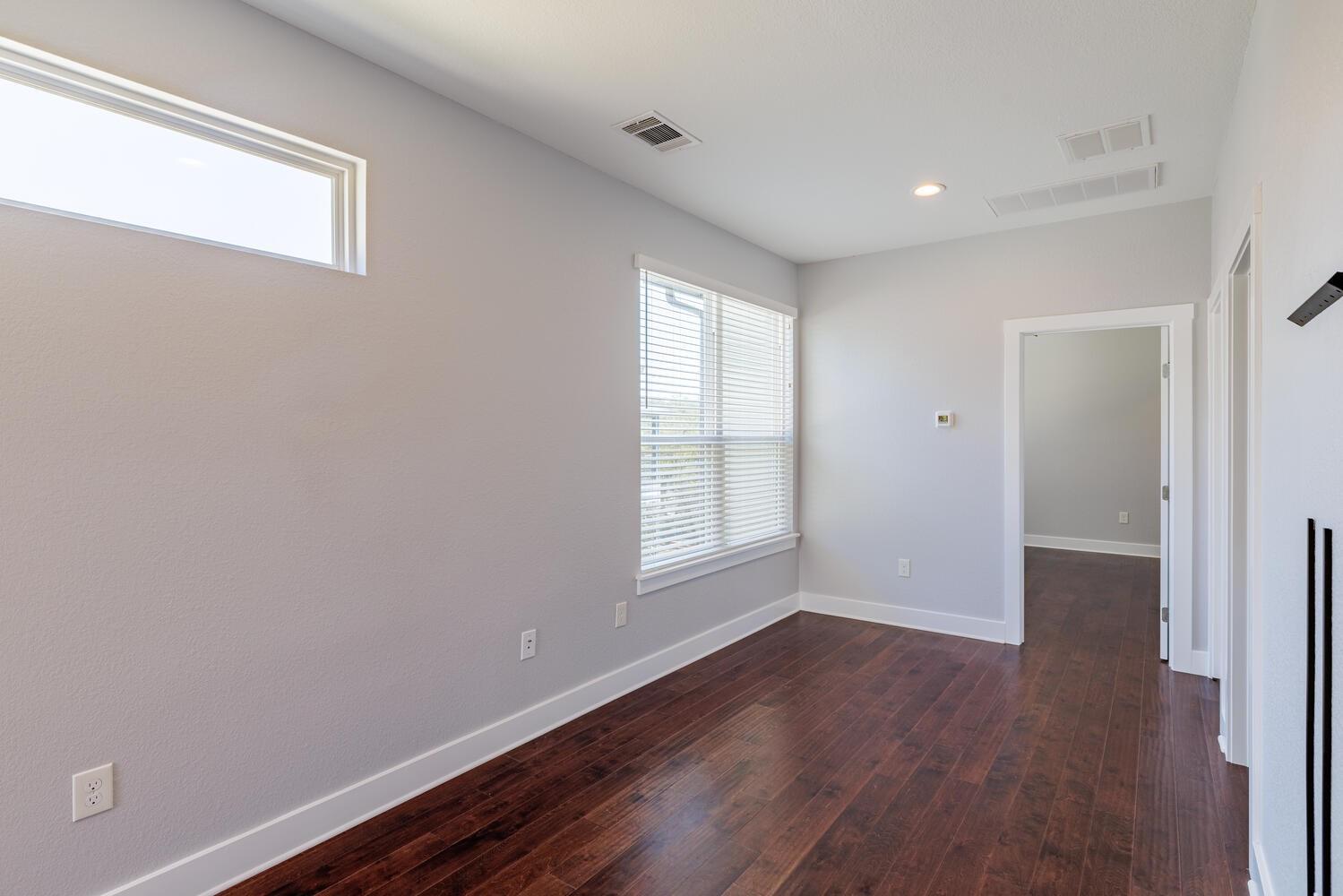 1126 Lott Ave B Property Photo 23