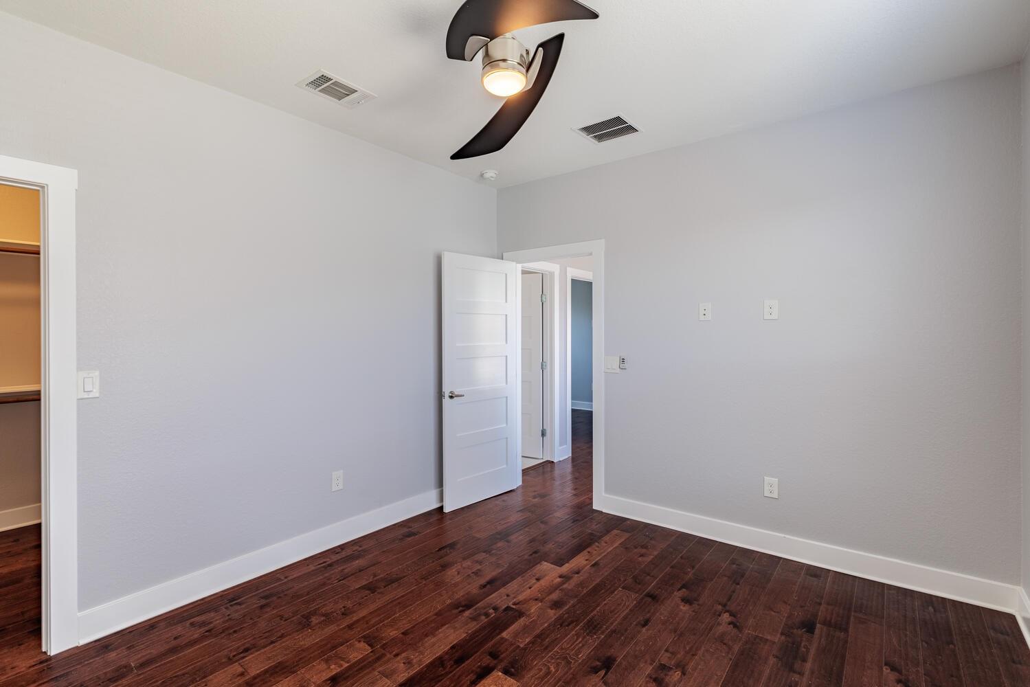1126 Lott Ave B Property Photo 31