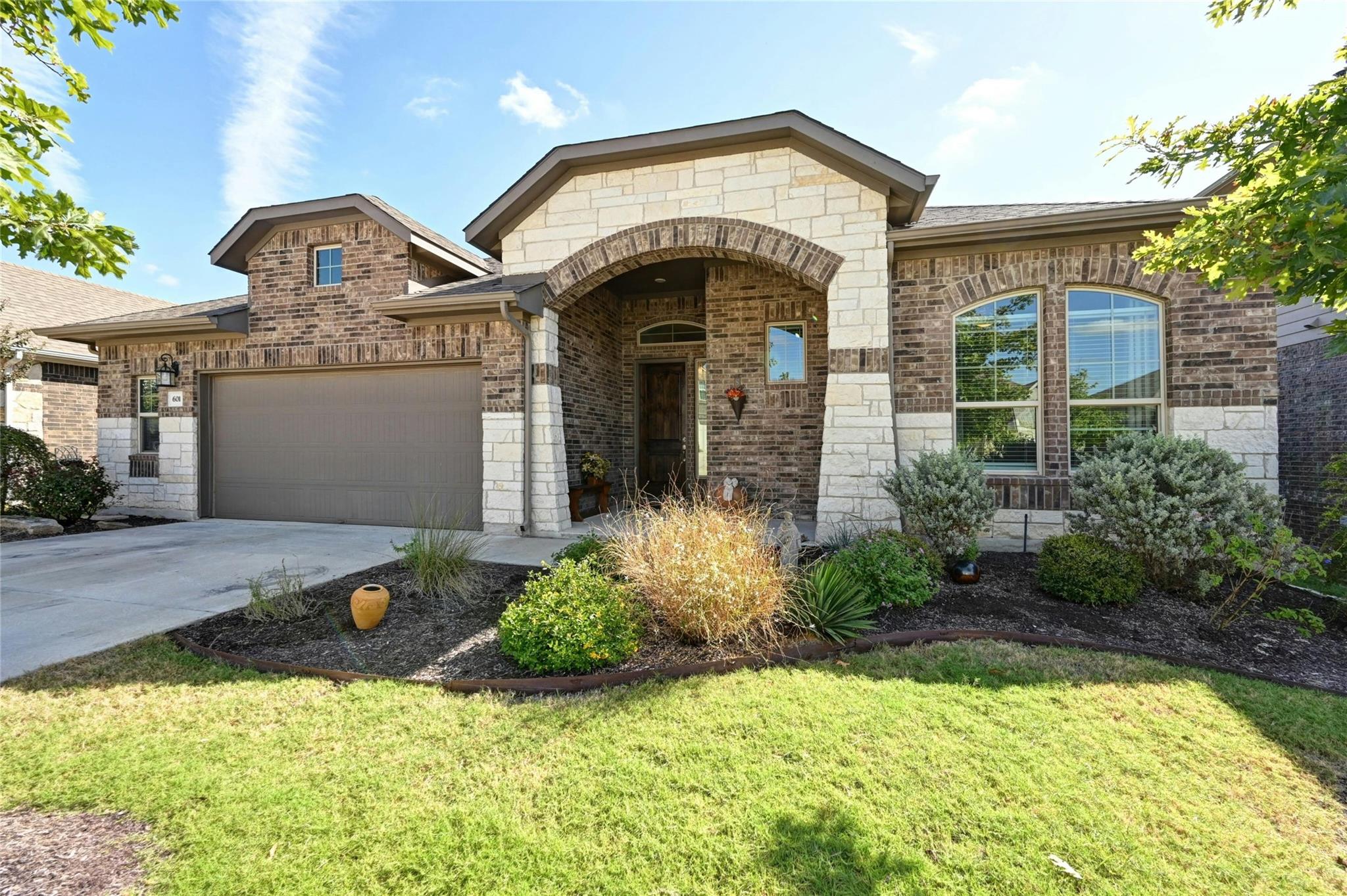 601 Baretta Loop Property Photo 1
